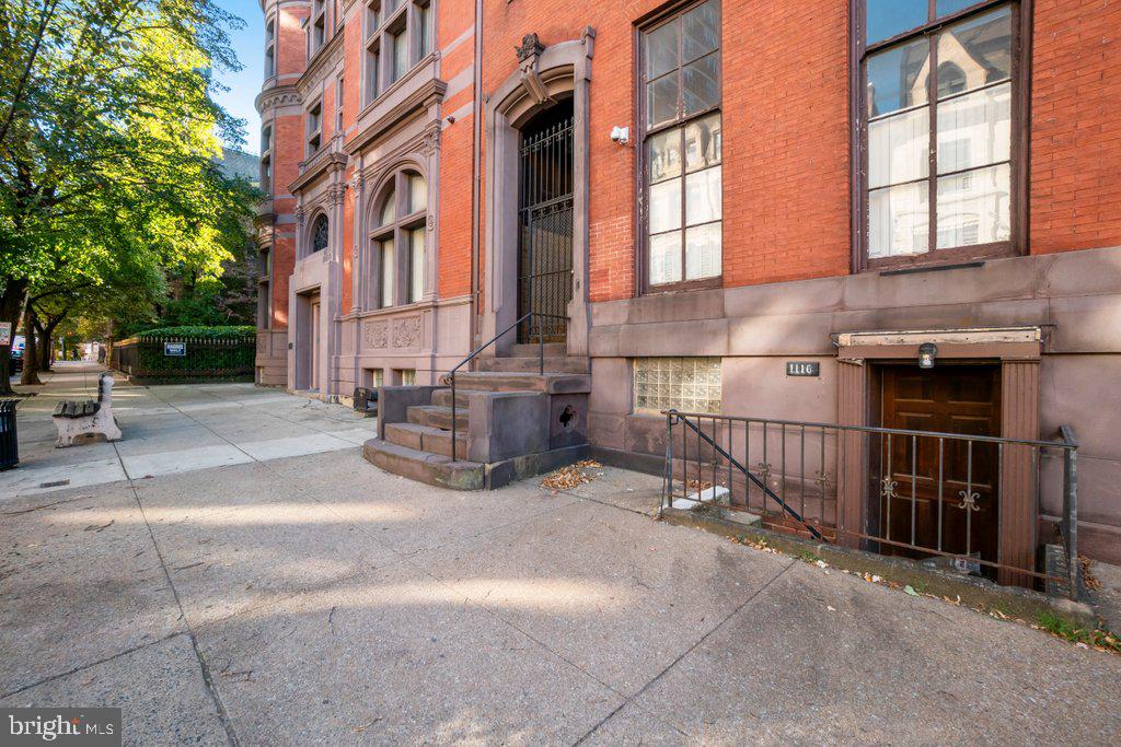 1116 SAINT PAUL STREET