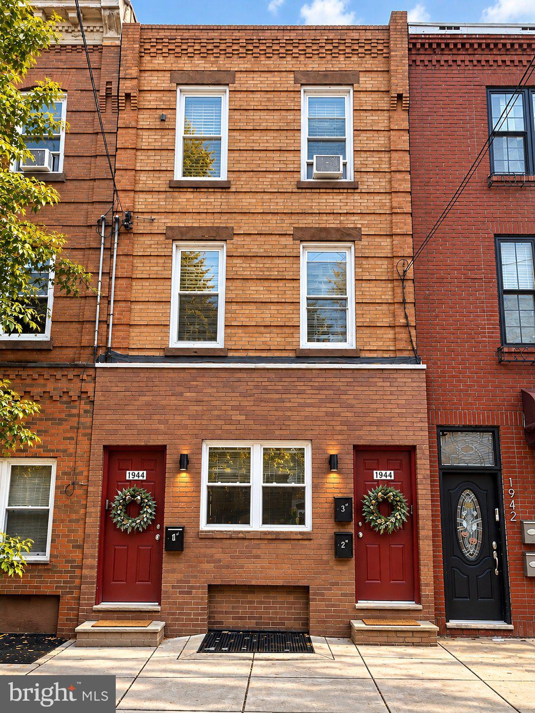 1944 S 10TH STREET 3RD FLOOR