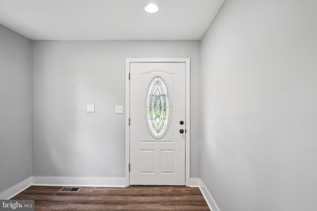 Photo of 608 Milmont Avenue, FOLSOM, PA 19033 (MLS # PADE2096292)