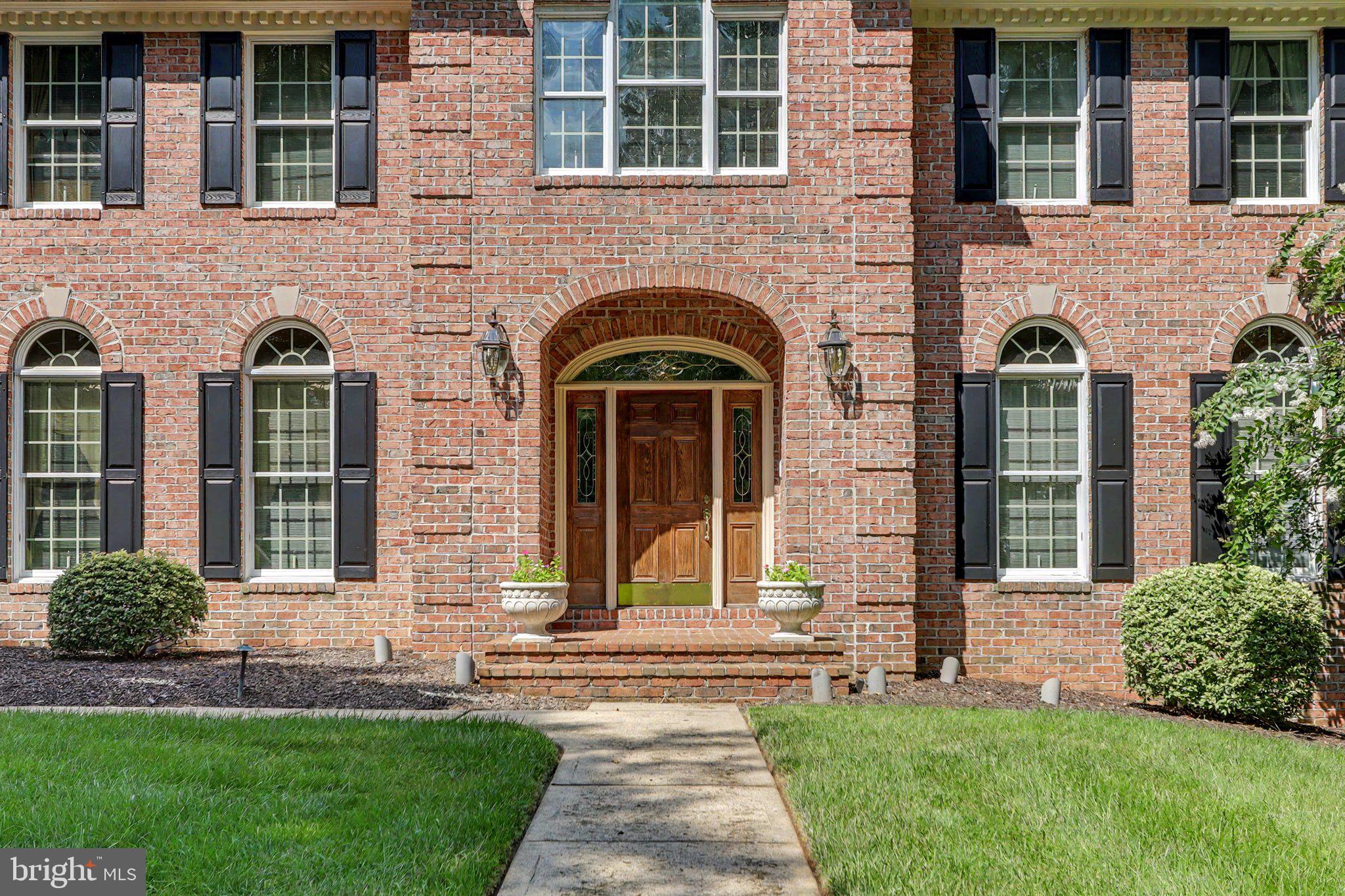 948 GLENANGUS DRIVE