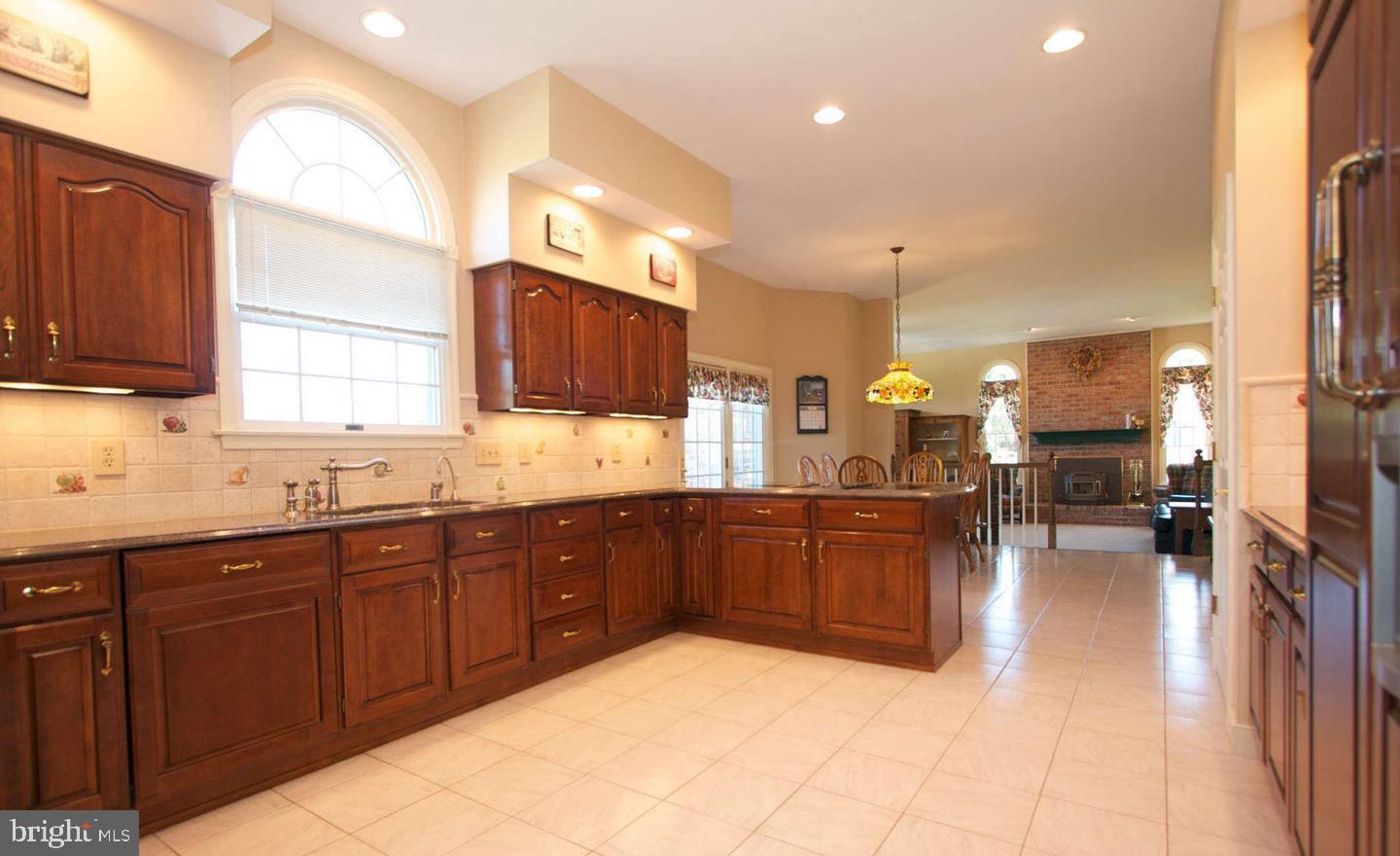 948 GLENANGUS DRIVE