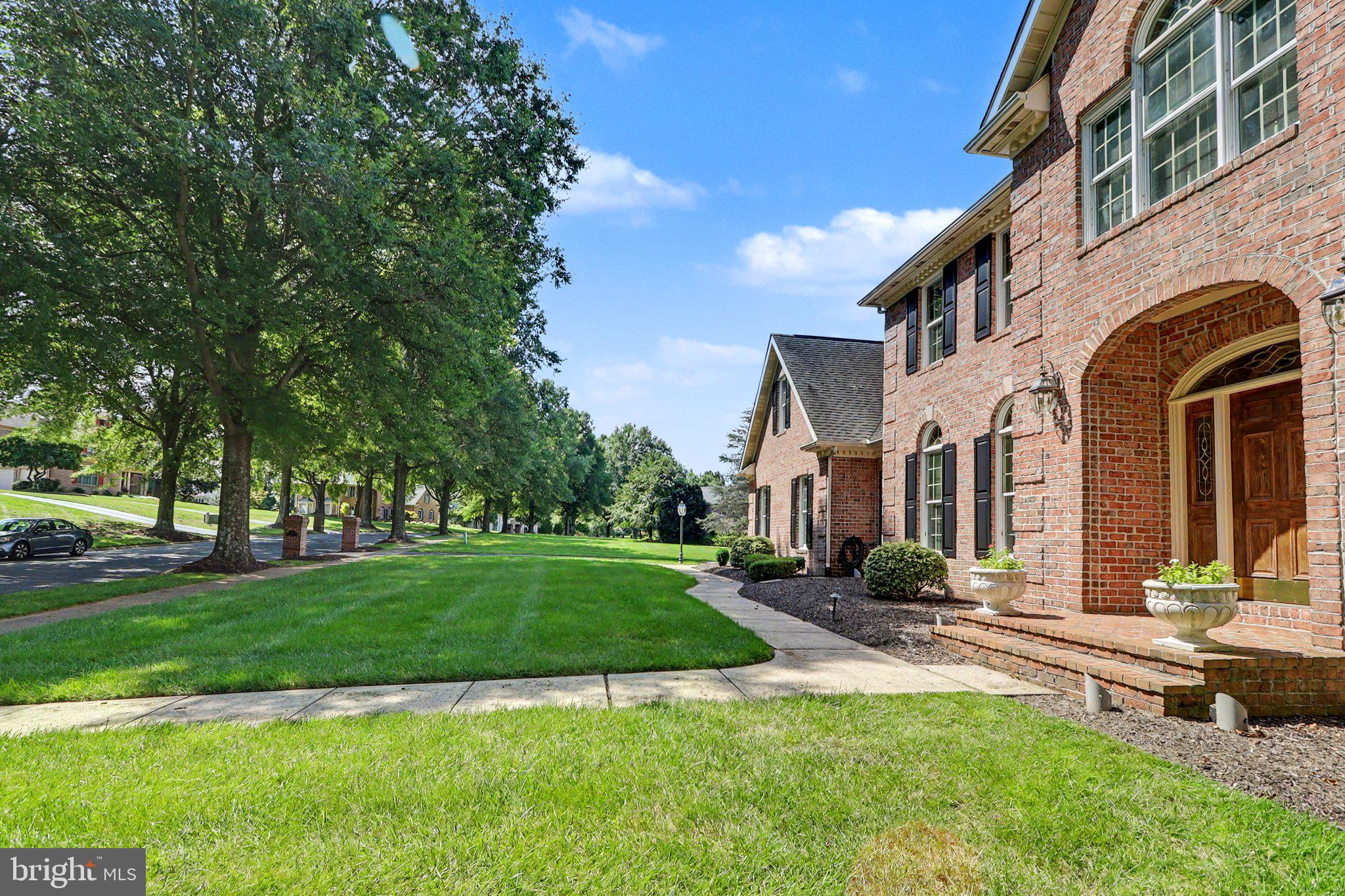 948 GLENANGUS DRIVE