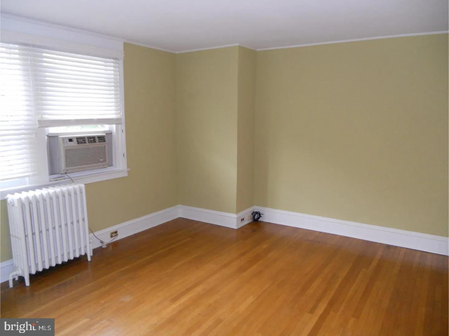 Philadelphia, Pennsylvania 19129, United States, 2 Bedrooms Bedrooms, ,1 BathroomBathrooms,Residential,Pending,9305