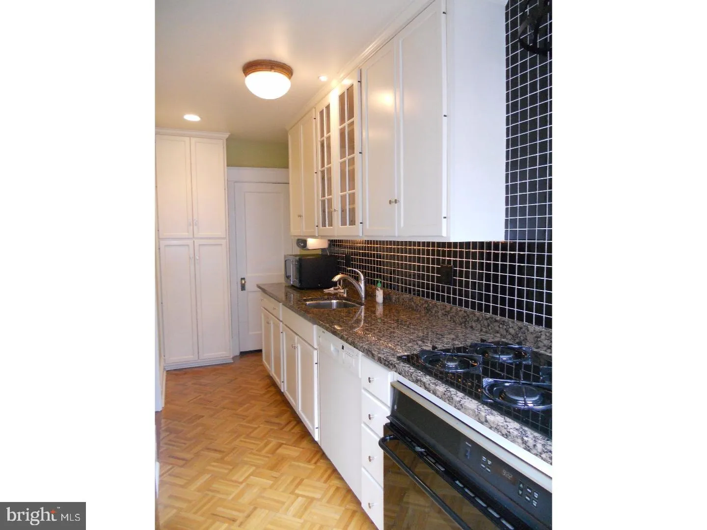 Philadelphia, Pennsylvania 19129, United States, 2 Bedrooms Bedrooms, ,1 BathroomBathrooms,Residential,Pending,9305