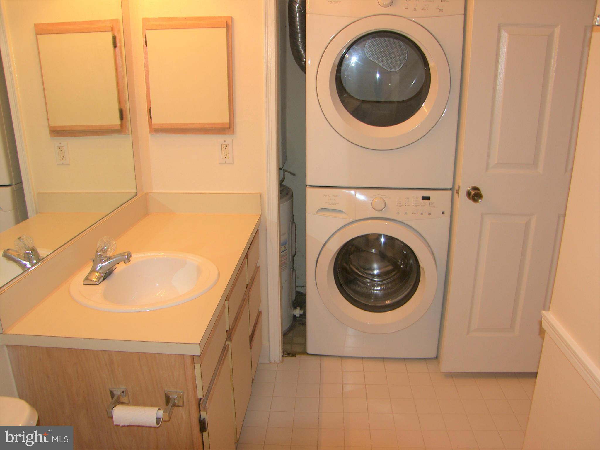 POINTE AT PARK CENTER - Residential Lease