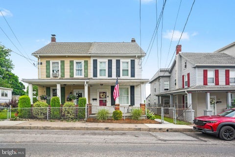 Townhouse For Sale - 570 Highland Street<br/> HARRISBURG, PA 17113