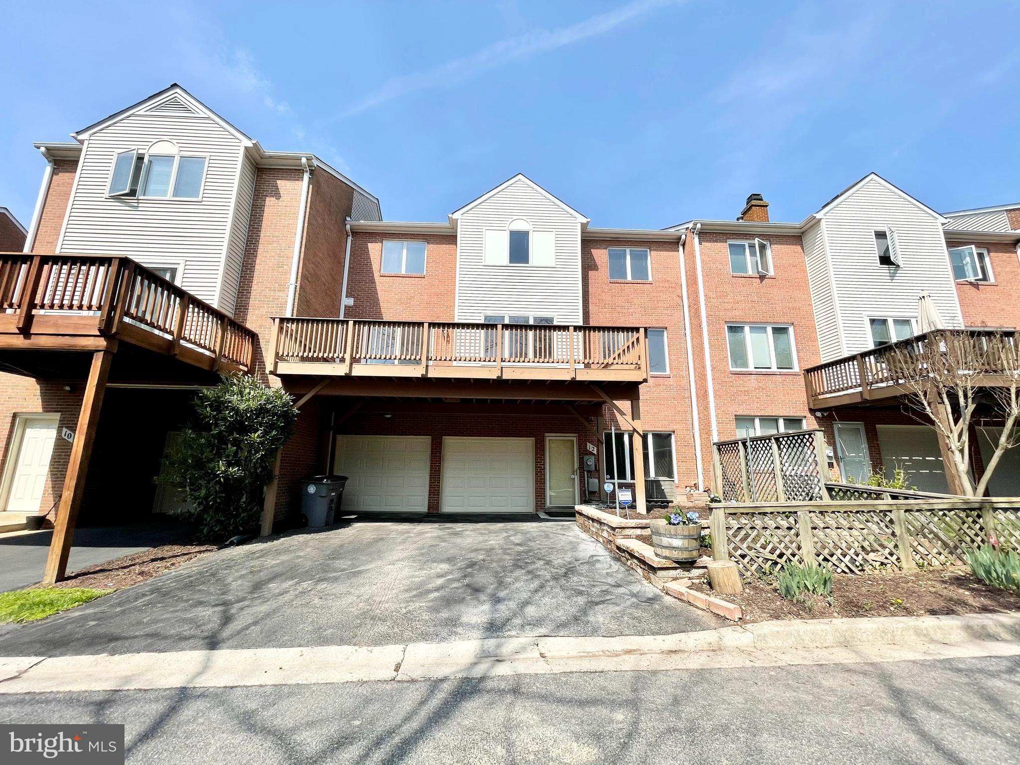 ROCKCREST - Residential Lease