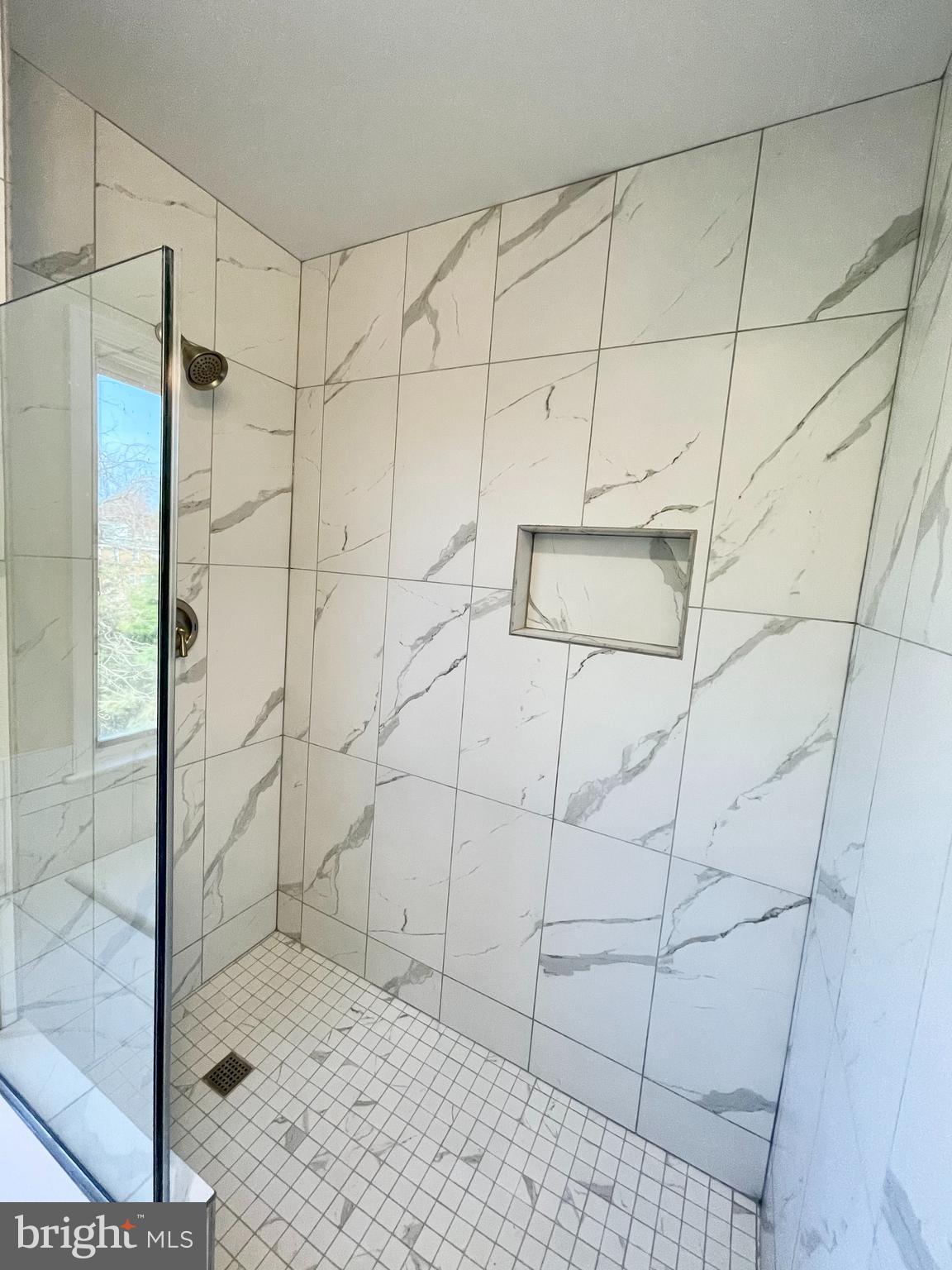 ROCKCREST - Residential Lease