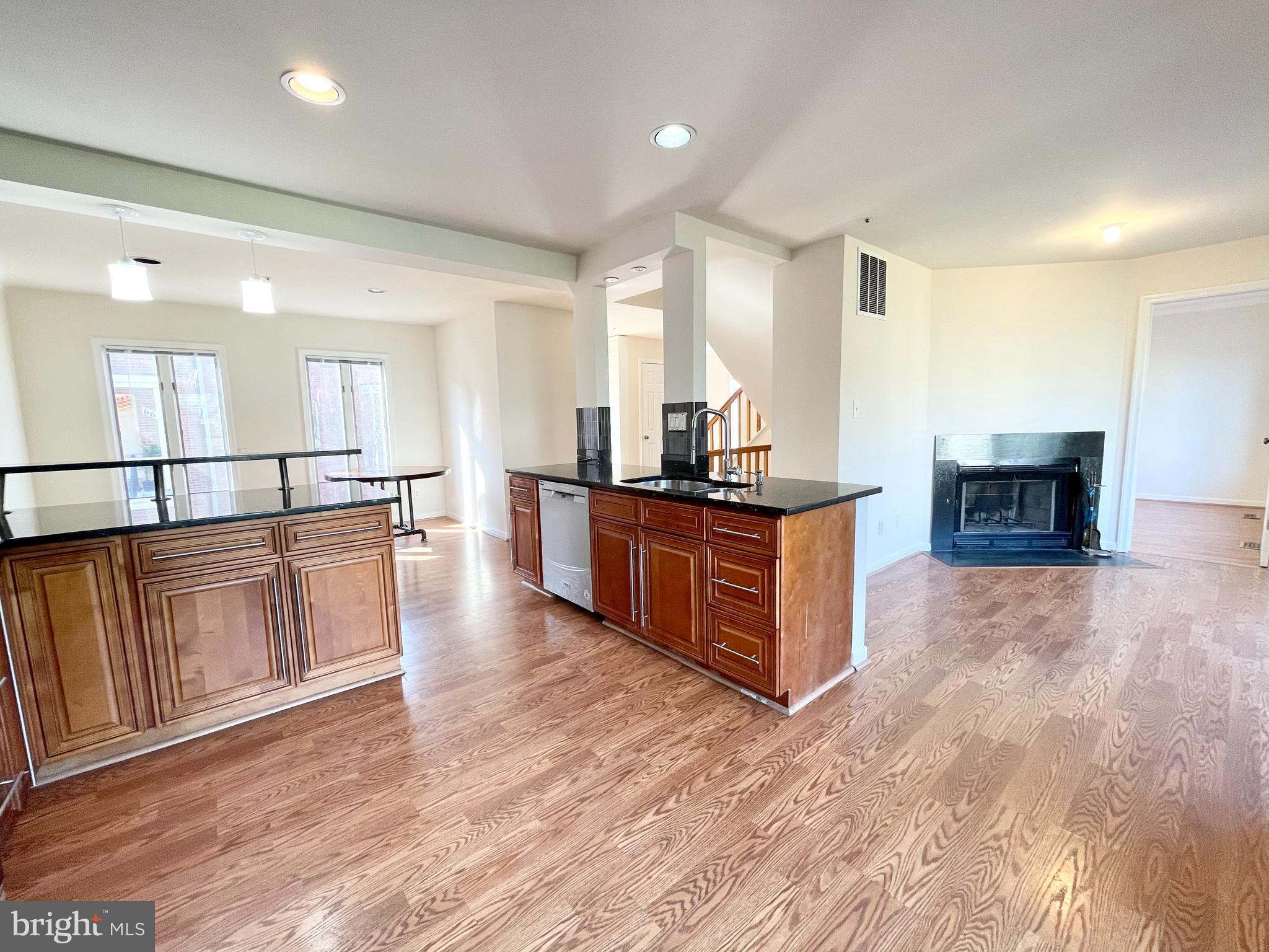 ROCKCREST - Residential Lease