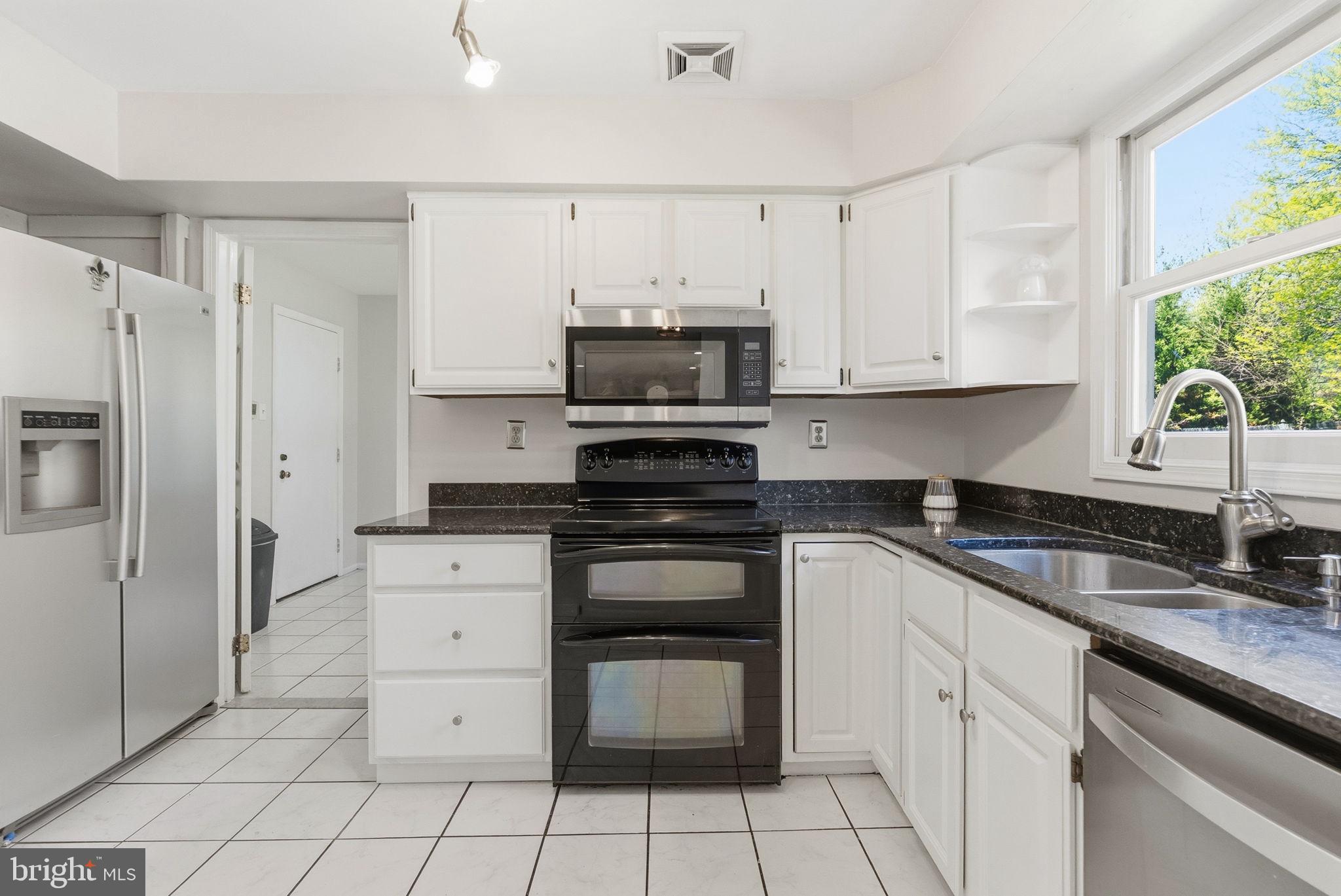 BARCLAY HILLS - Residential
