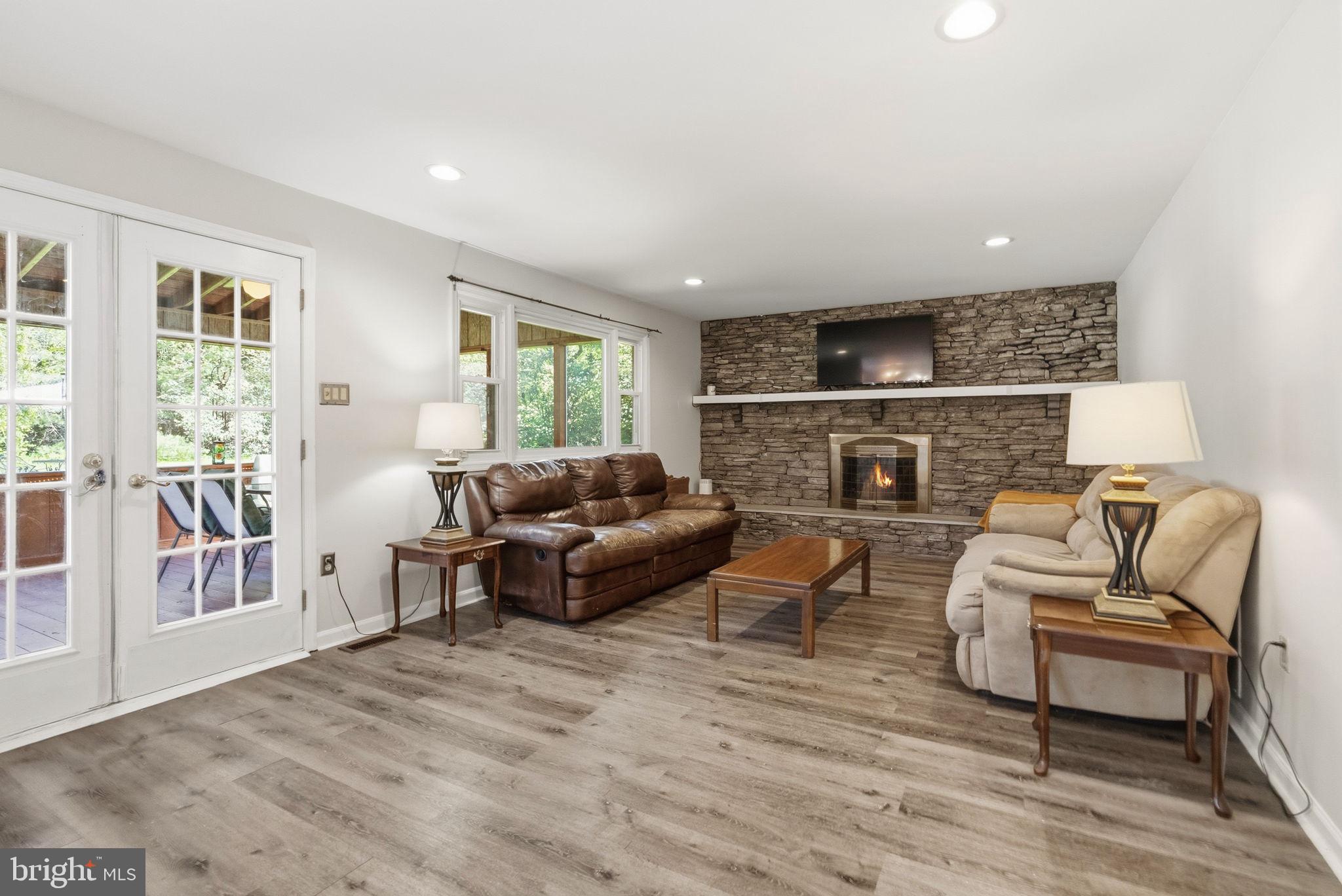 BARCLAY HILLS - Residential
