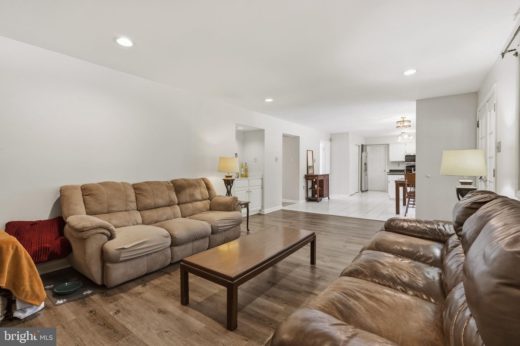 BARCLAY HILLS - Residential