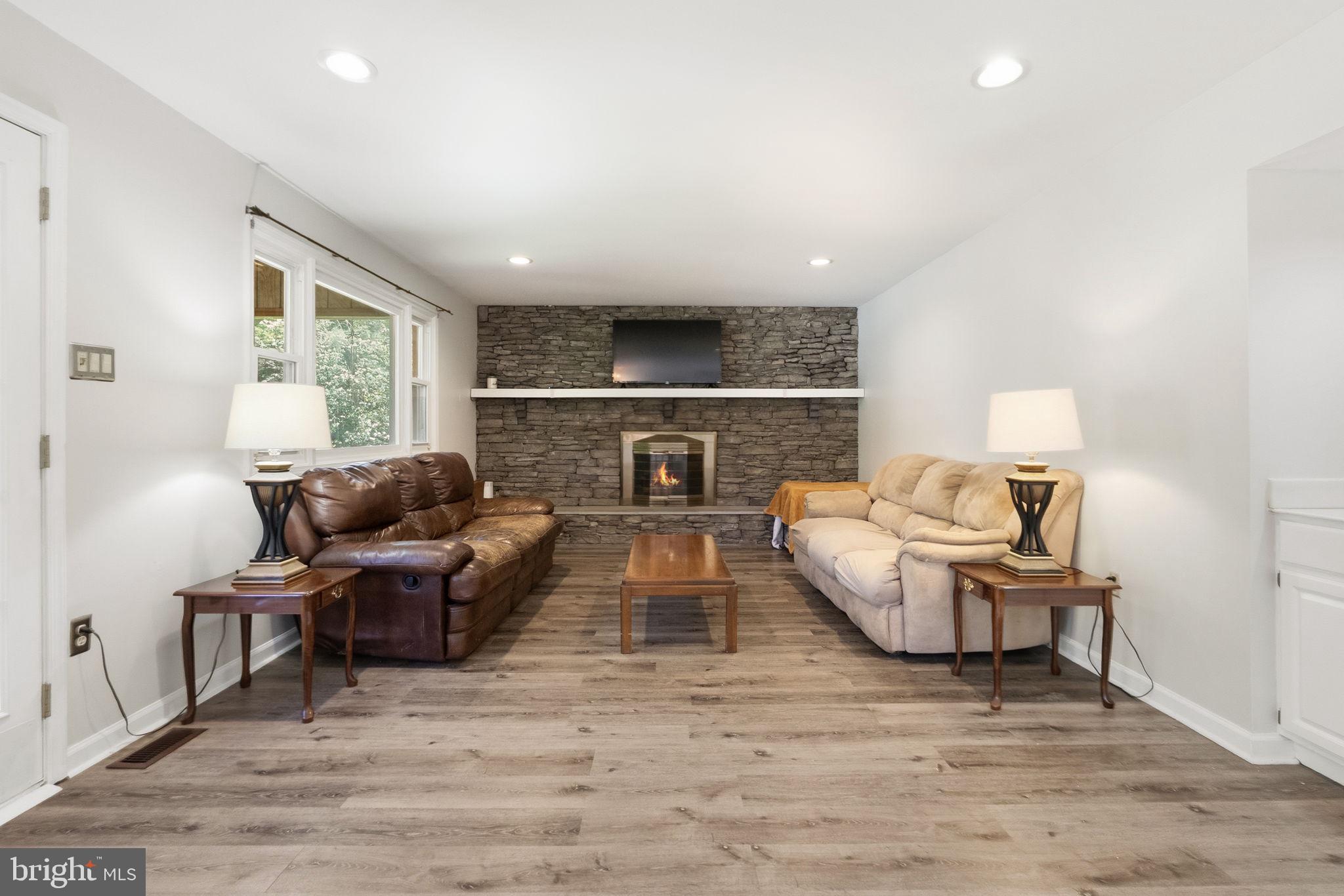 BARCLAY HILLS - Residential