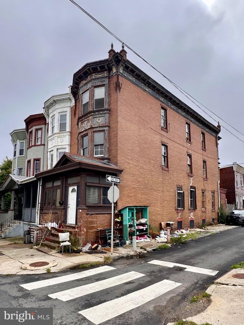 Townhouse For Sale - 2514 W Diamond Street<br/> PHILADELPHIA, PA 19121