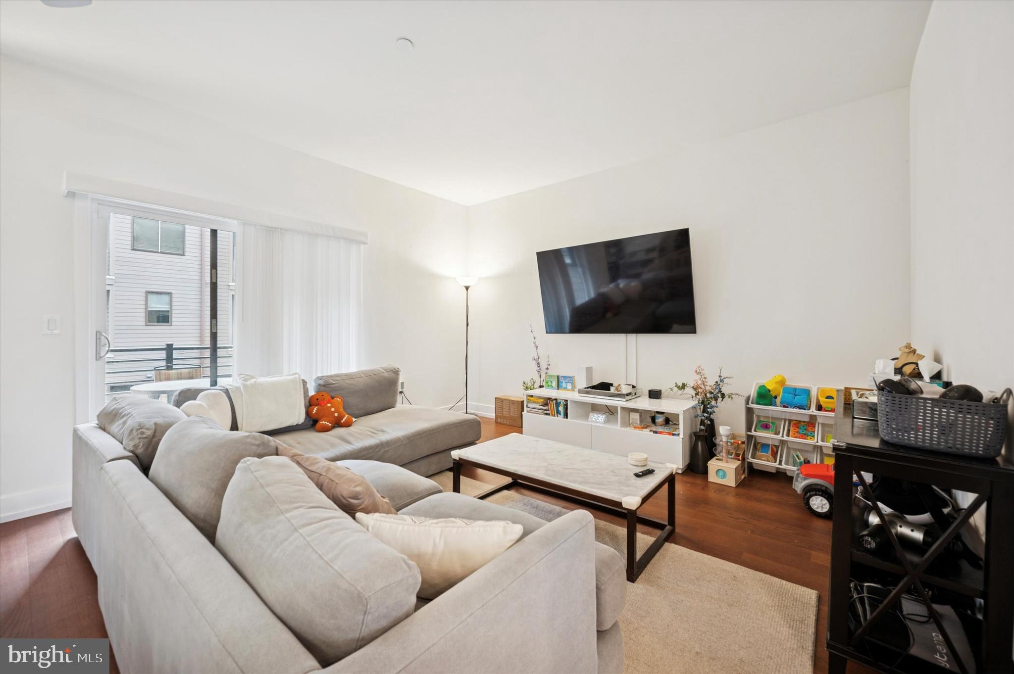 BROWNSTONES AT VF - Residential Lease