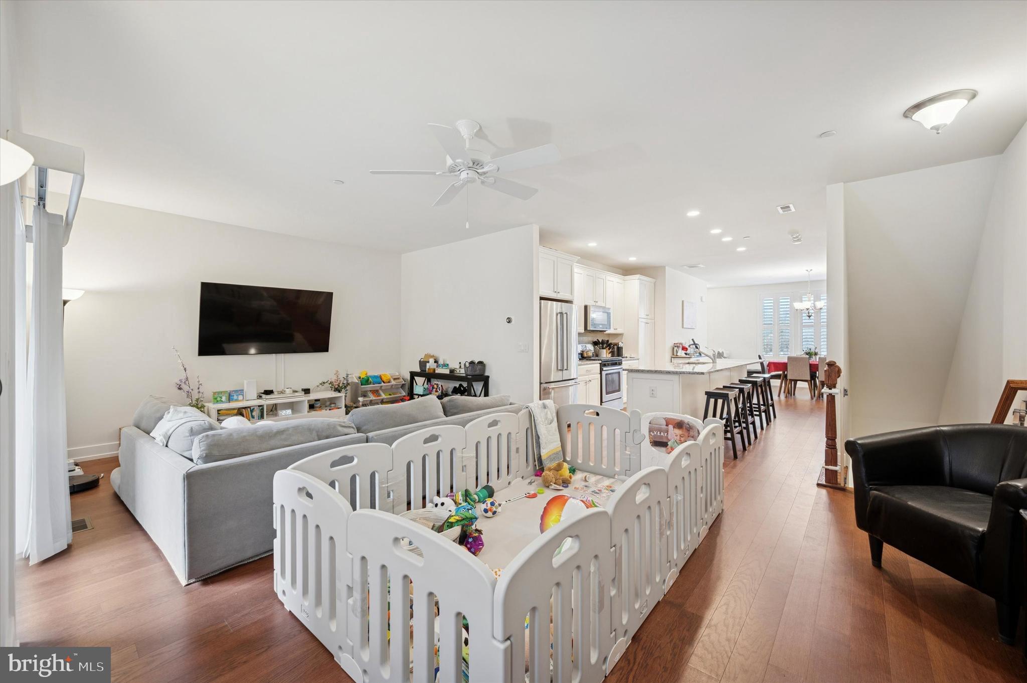 BROWNSTONES AT VF - Residential Lease