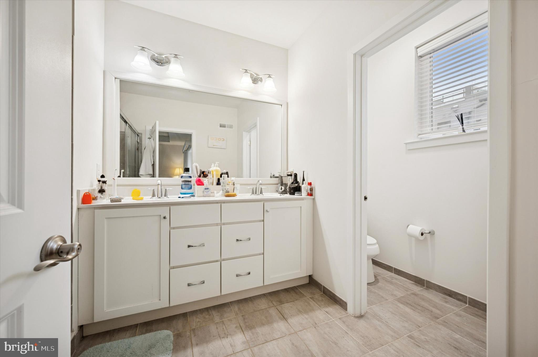 BROWNSTONES AT VF - Residential Lease