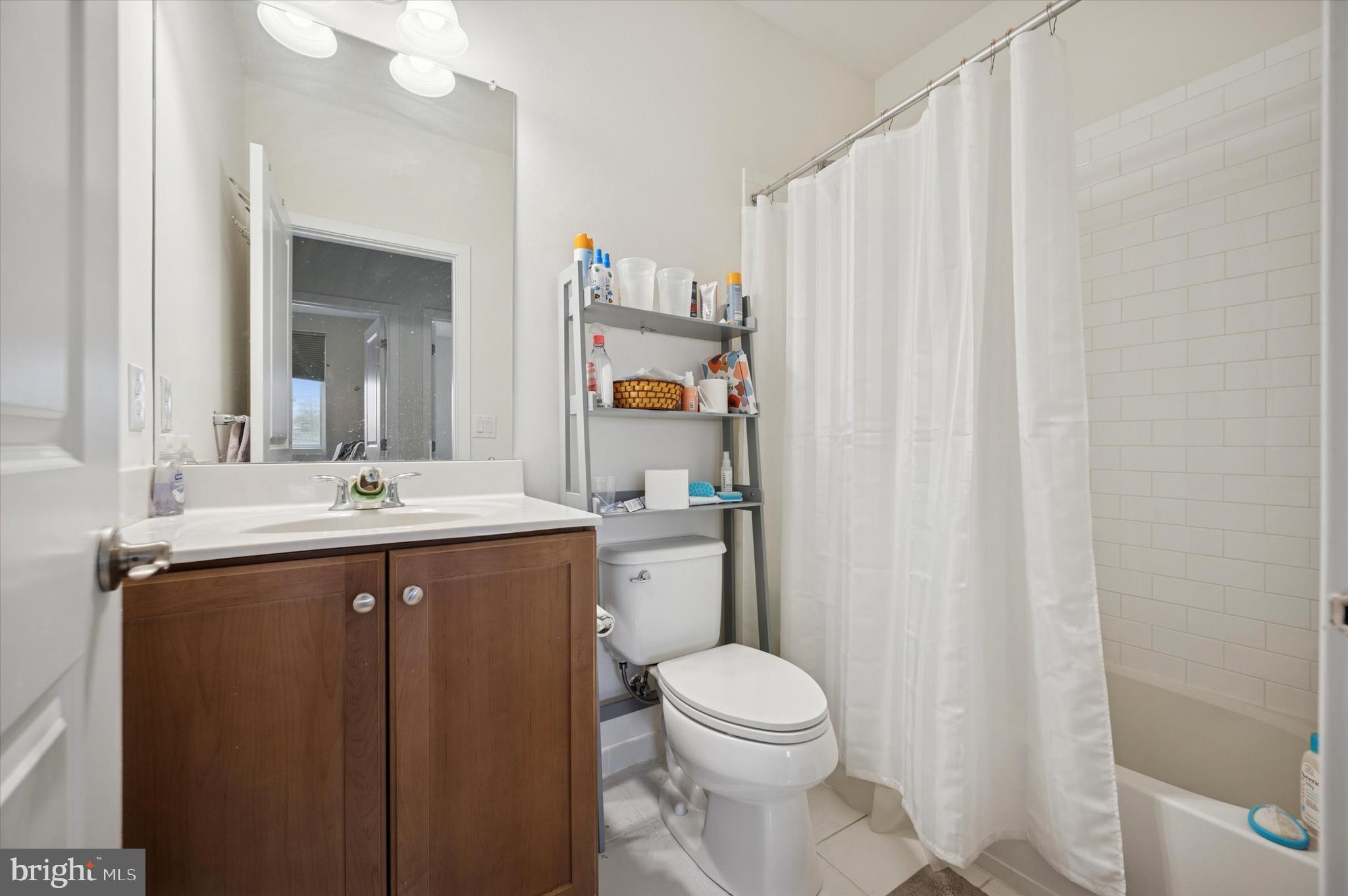 BROWNSTONES AT VF - Residential Lease