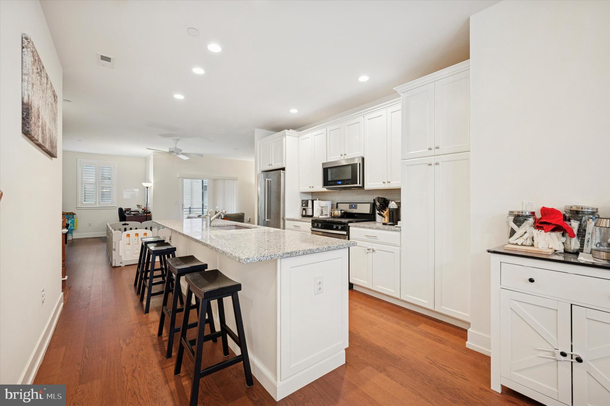 BROWNSTONES AT VF - Residential Lease