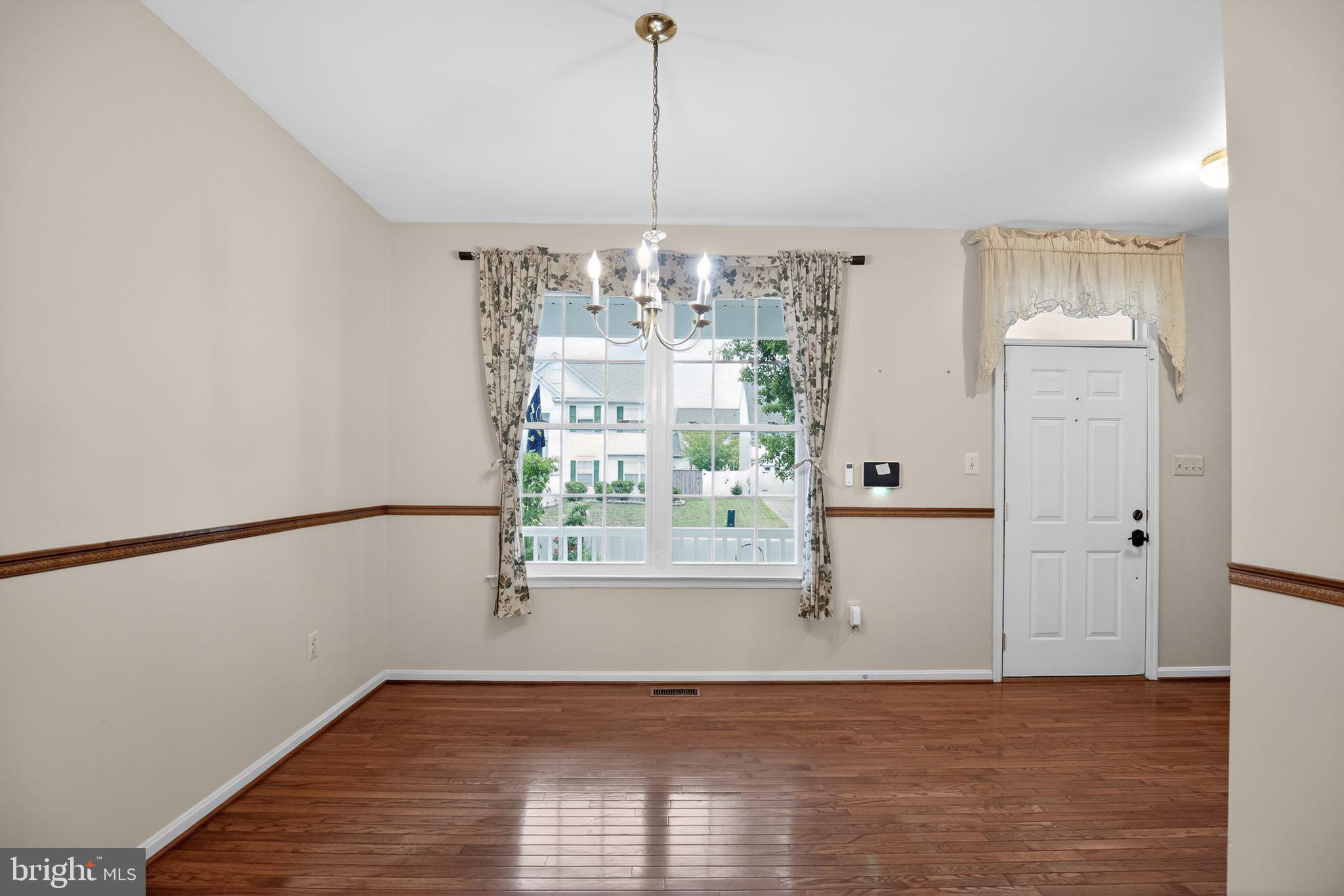 WESTBURY PUB - Residential