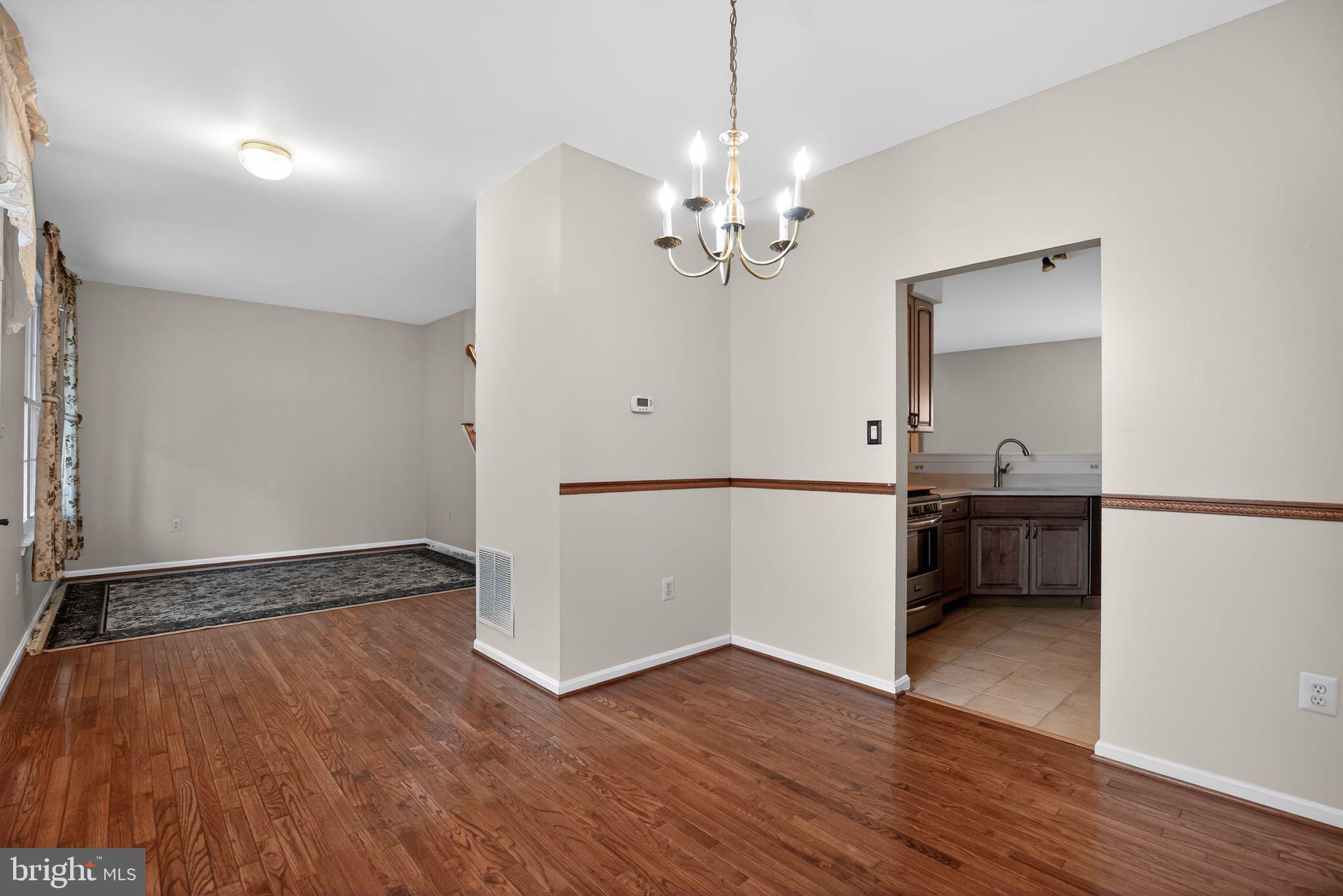 WESTBURY PUB - Residential