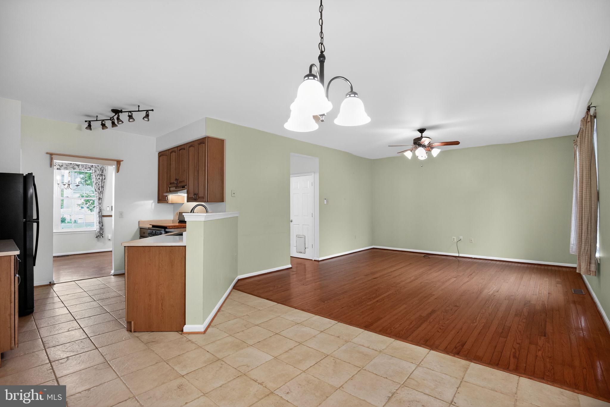 WESTBURY PUB - Residential