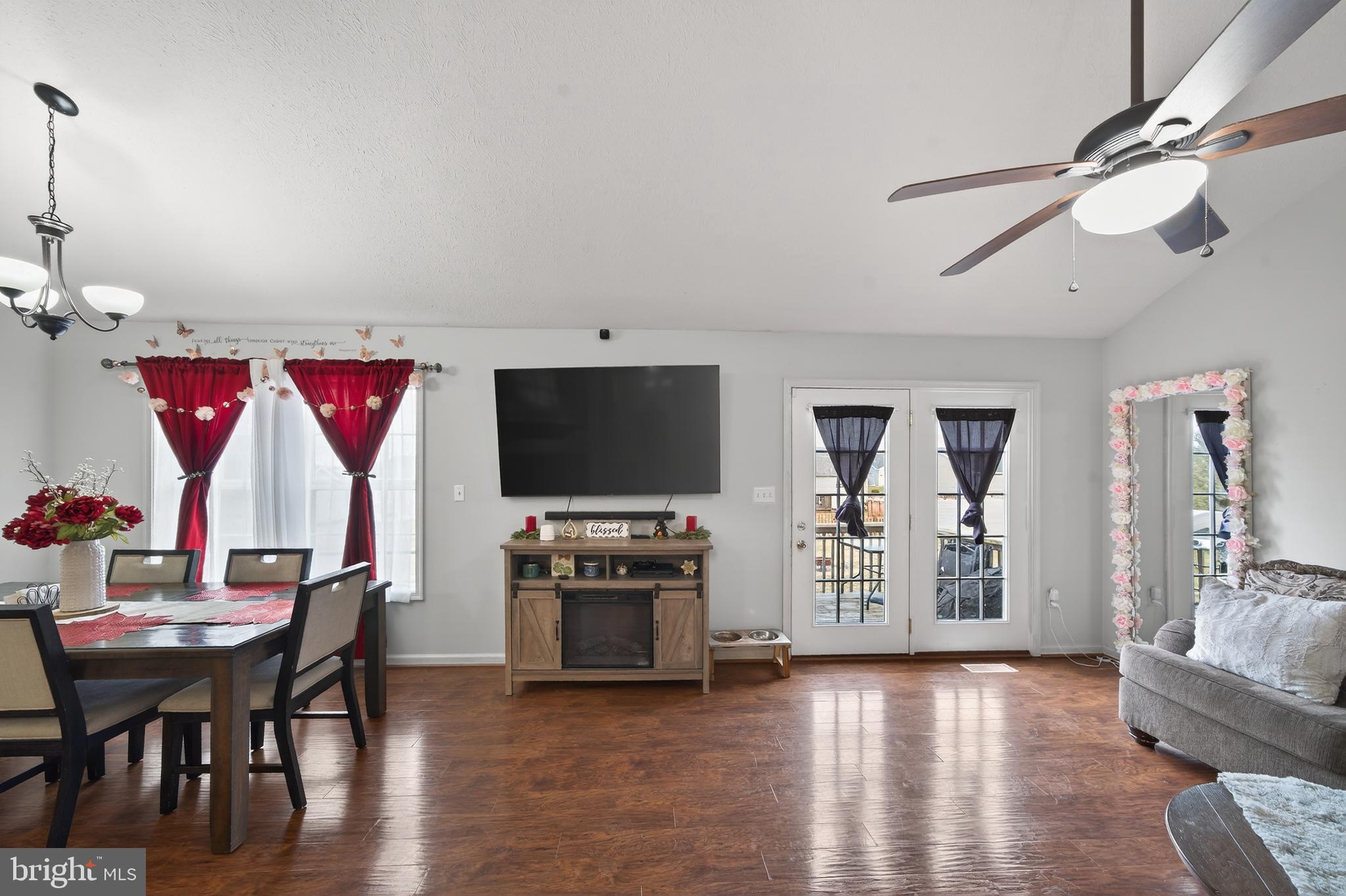 VINEYARDS - Residential