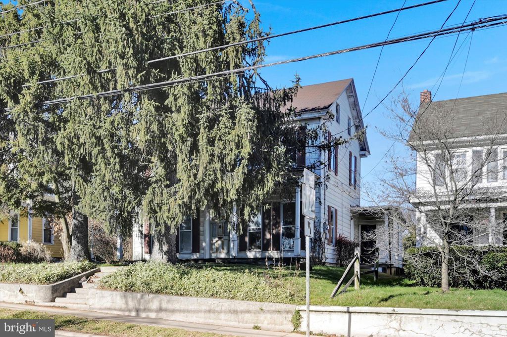 Photo of 2015 MAIN ST, LITITZ, PA 17543 (MLS # PALA2028854)