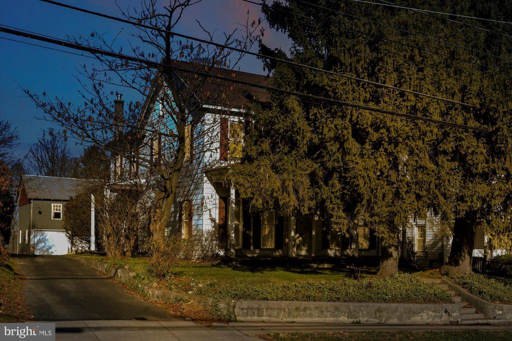 Photo of 2015 MAIN ST, LITITZ, PA 17543 (MLS # PALA2028854)