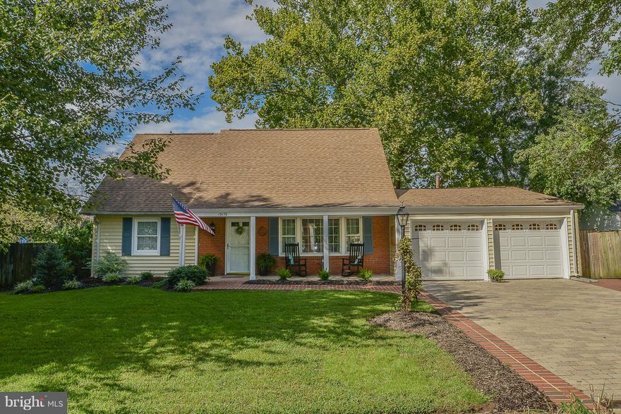 GREAT Home and Location in Greenbriar! This renovated Cape Cod has Renovated Marble-SS Kitchen and Baths, New Windows, Carpet, Closet doors with Newer Water Heater and Ceramic Flooring. Adj. Greenbriar Park and Tennis Courts. Beautiful level yard w fence, garden area, and shed.  1 LVL living - No HOA - 2 car Garage. Close to 66, 50 and Fair Lakes shopping. Well maintained -. Must see this Home