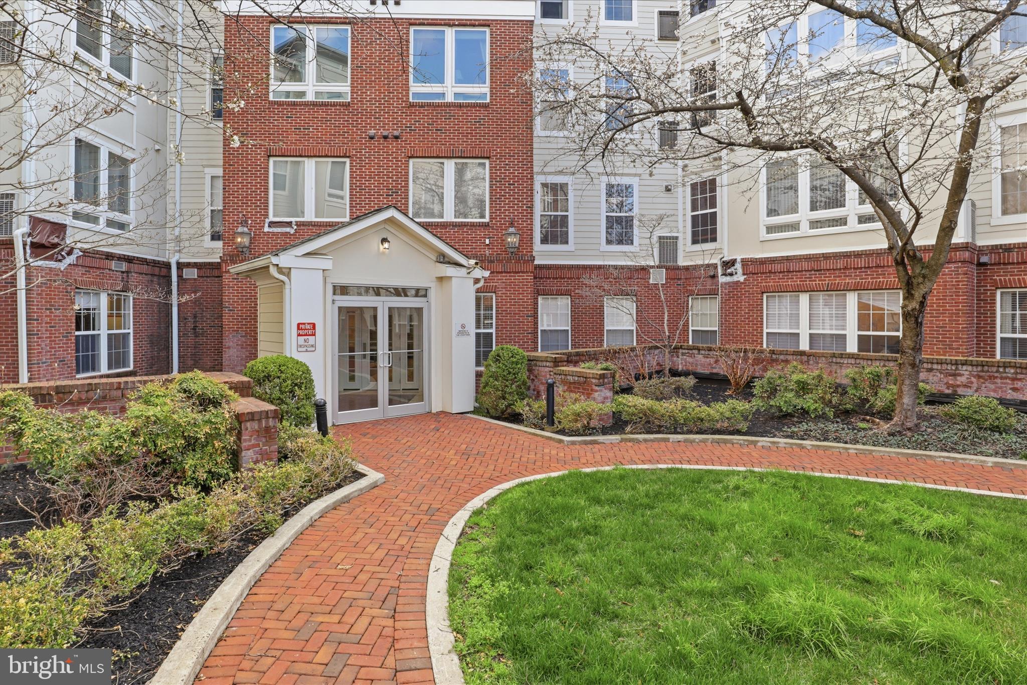 801 S GREENBRIER STREET 103