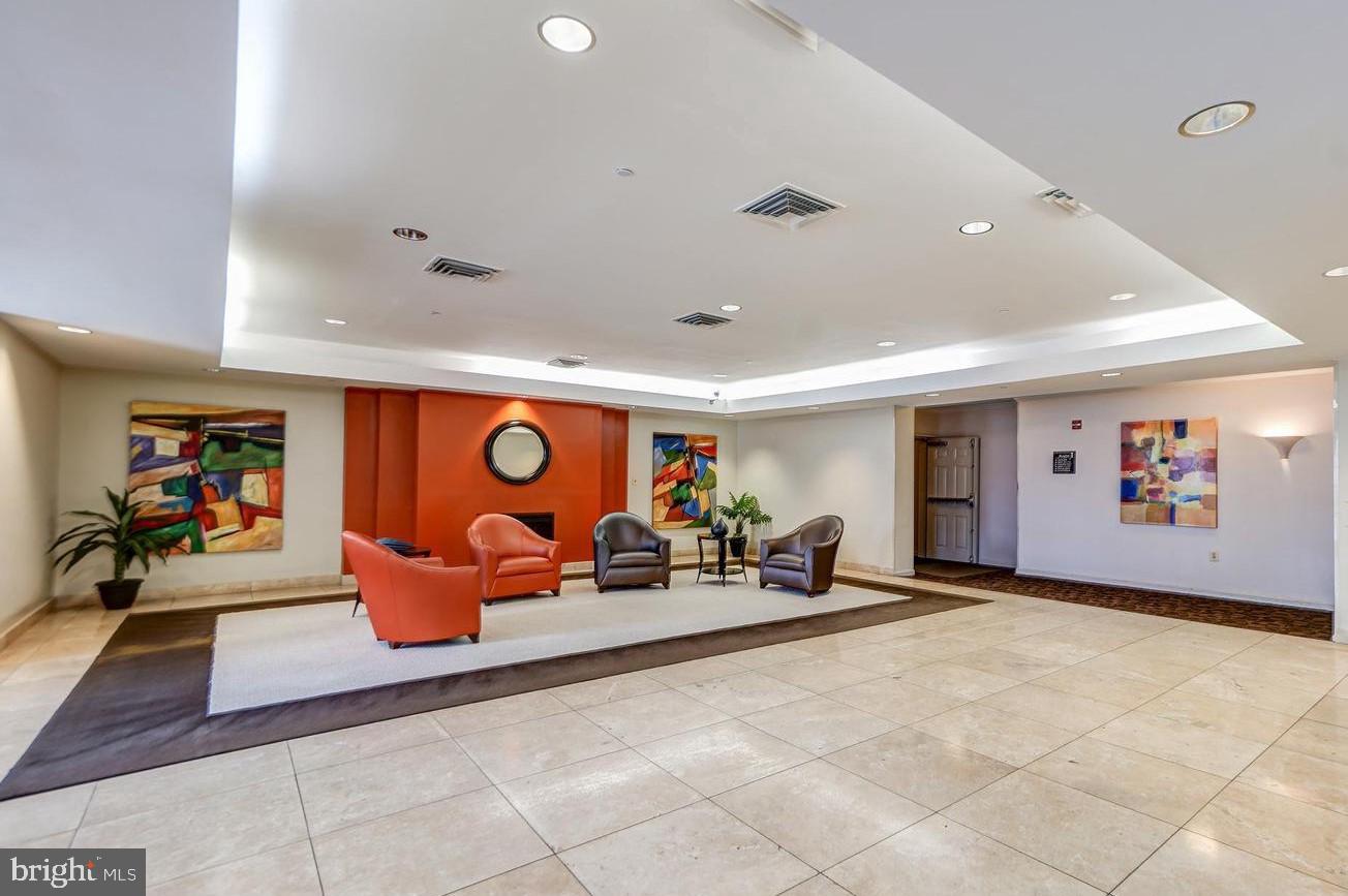 801 S GREENBRIER STREET 103