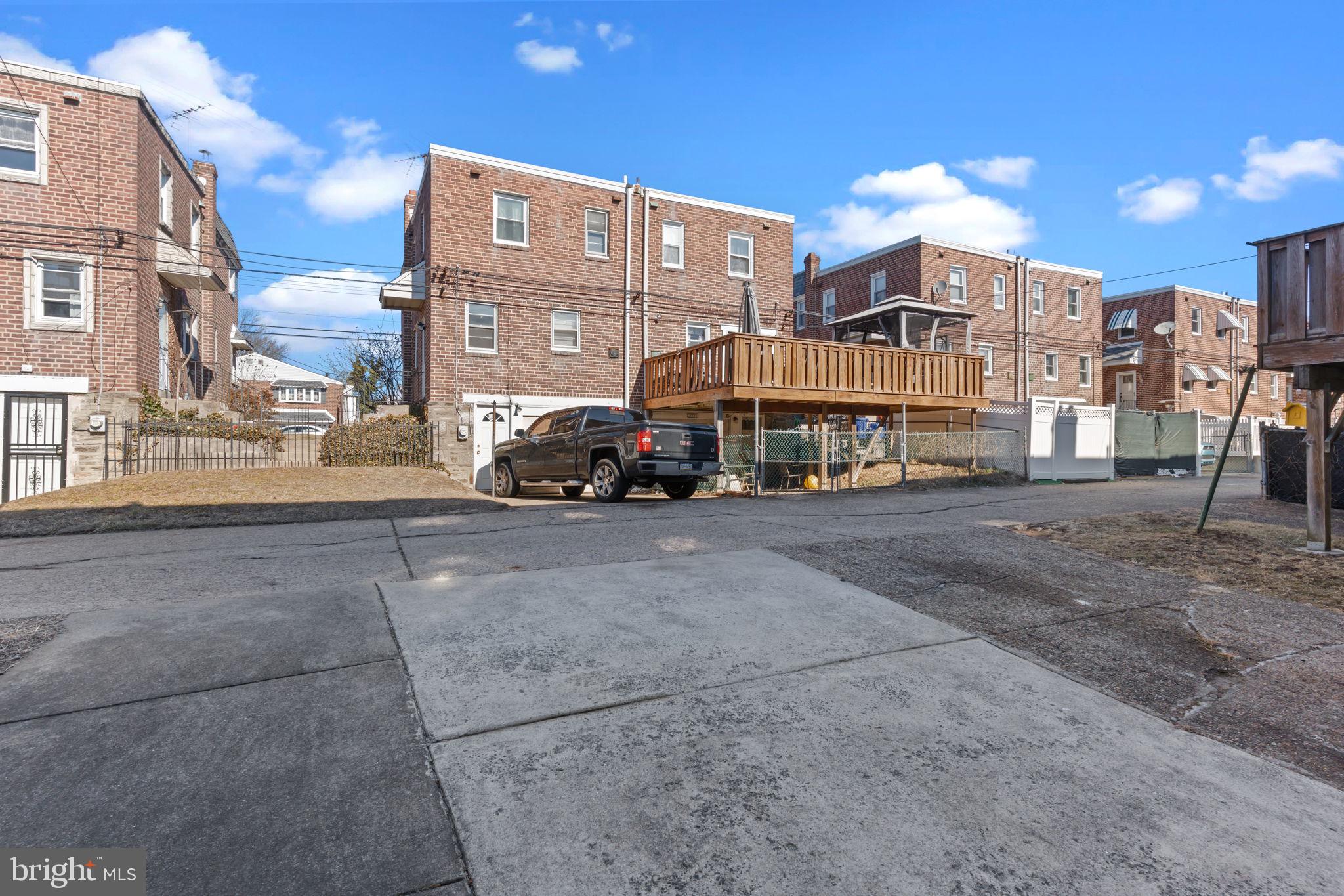 HOLMESBURG - Residential