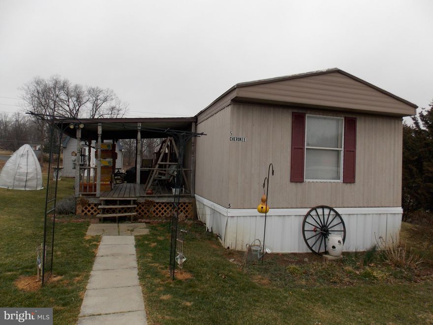 1996 2 Bed, 2 Bath Trailer – Country Charm, Move-In Ready! 

Looking for your first home or simple, low-maintenance living? This 2-bedroom, 2-bathroom gem is nestled in a peaceful country setting, offering the perfect balance of comfort and convenience.

Features include:

 Spacious 2 bedrooms, 2 full baths
 Move-in ready — just unpack and relax
 Large outbuilding/shed for storage, workshop, or hobbies
 Low-maintenance living — spend more time enjoying life
 Quiet, rural location — fresh air, open skies, and peaceful vibes
 Perfect for first-time buyers, downsizers, or anyone craving a cozy, affordable home in the countryside!

Monthly Lot rent includes water, sewage and garbage.  Park approval required.

 Call today for a showing — this one won’t last long!