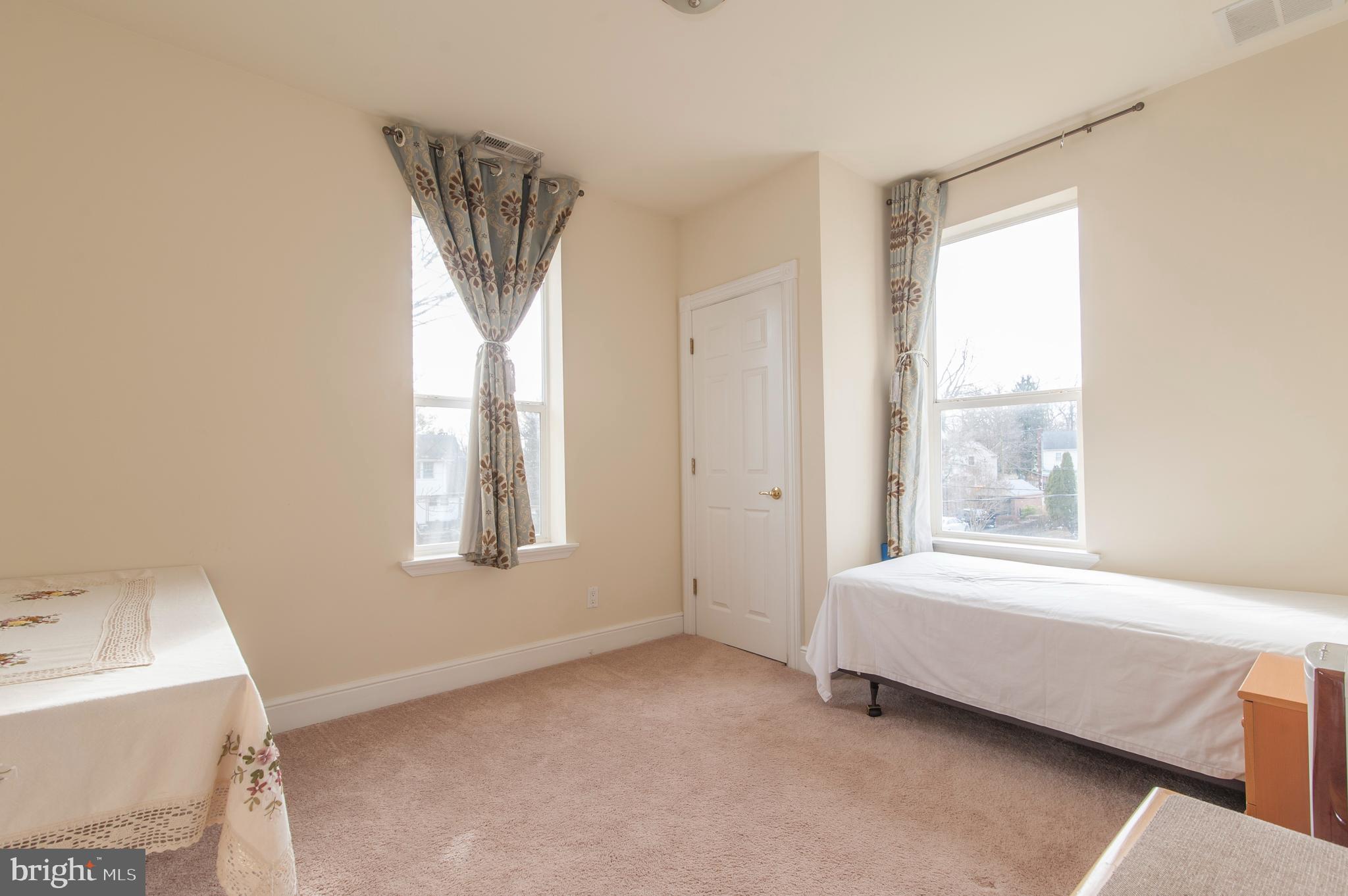 HOWARD PARK - Residential