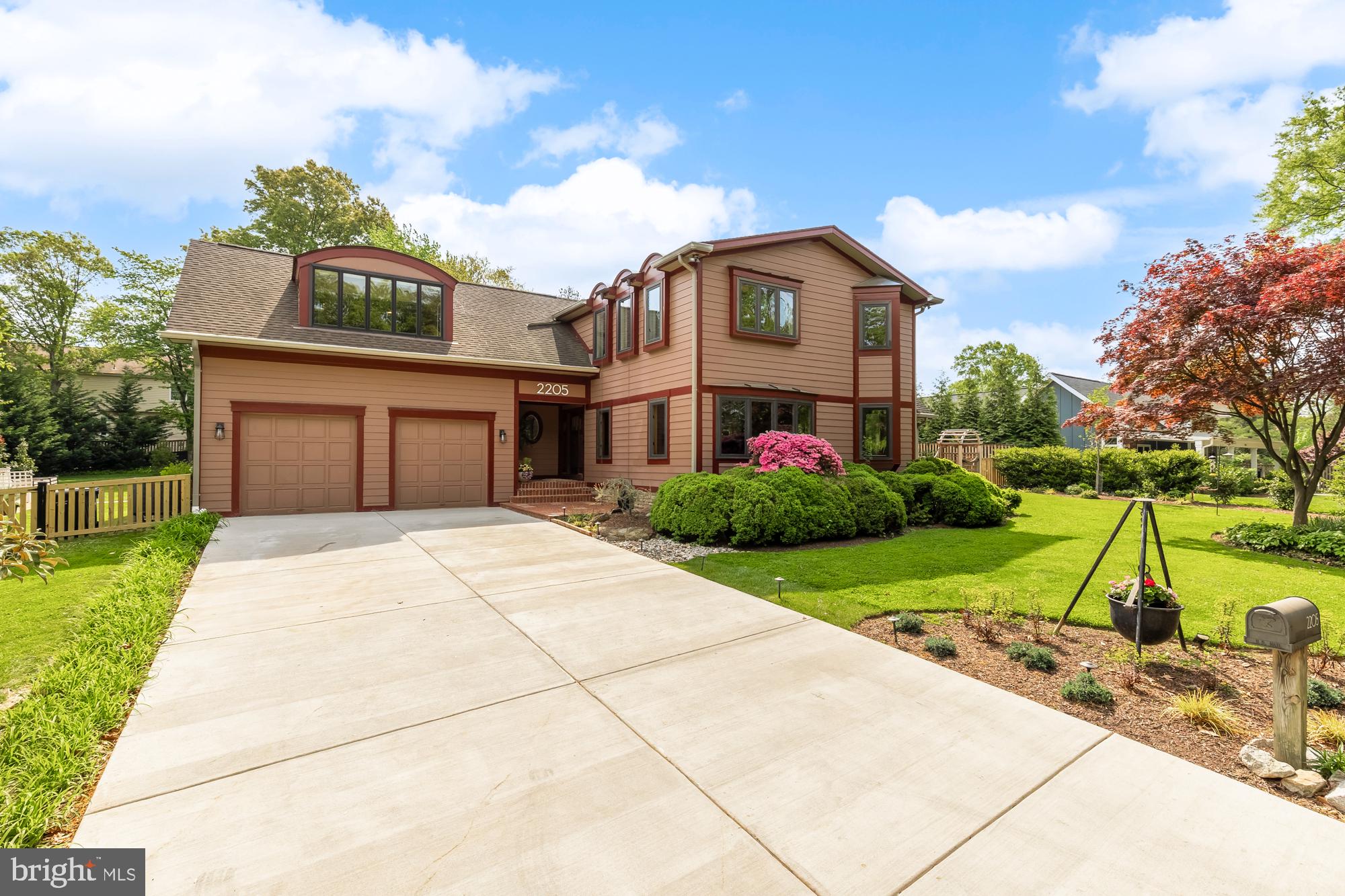 2205 IVOR LANE
