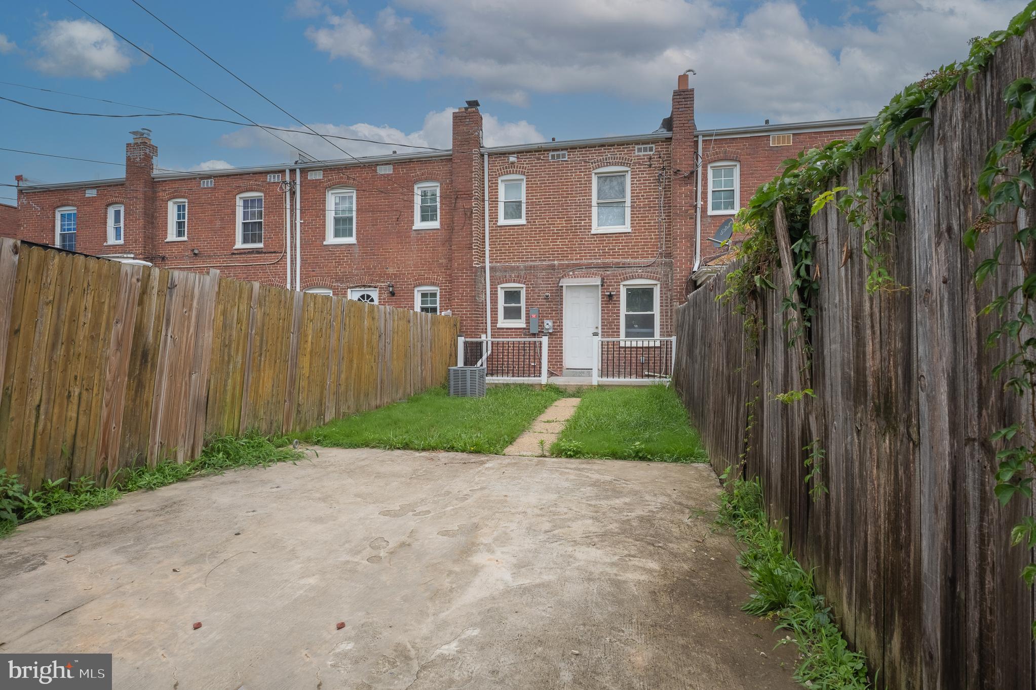 ARUNDEL VILLAGE - Residential Lease