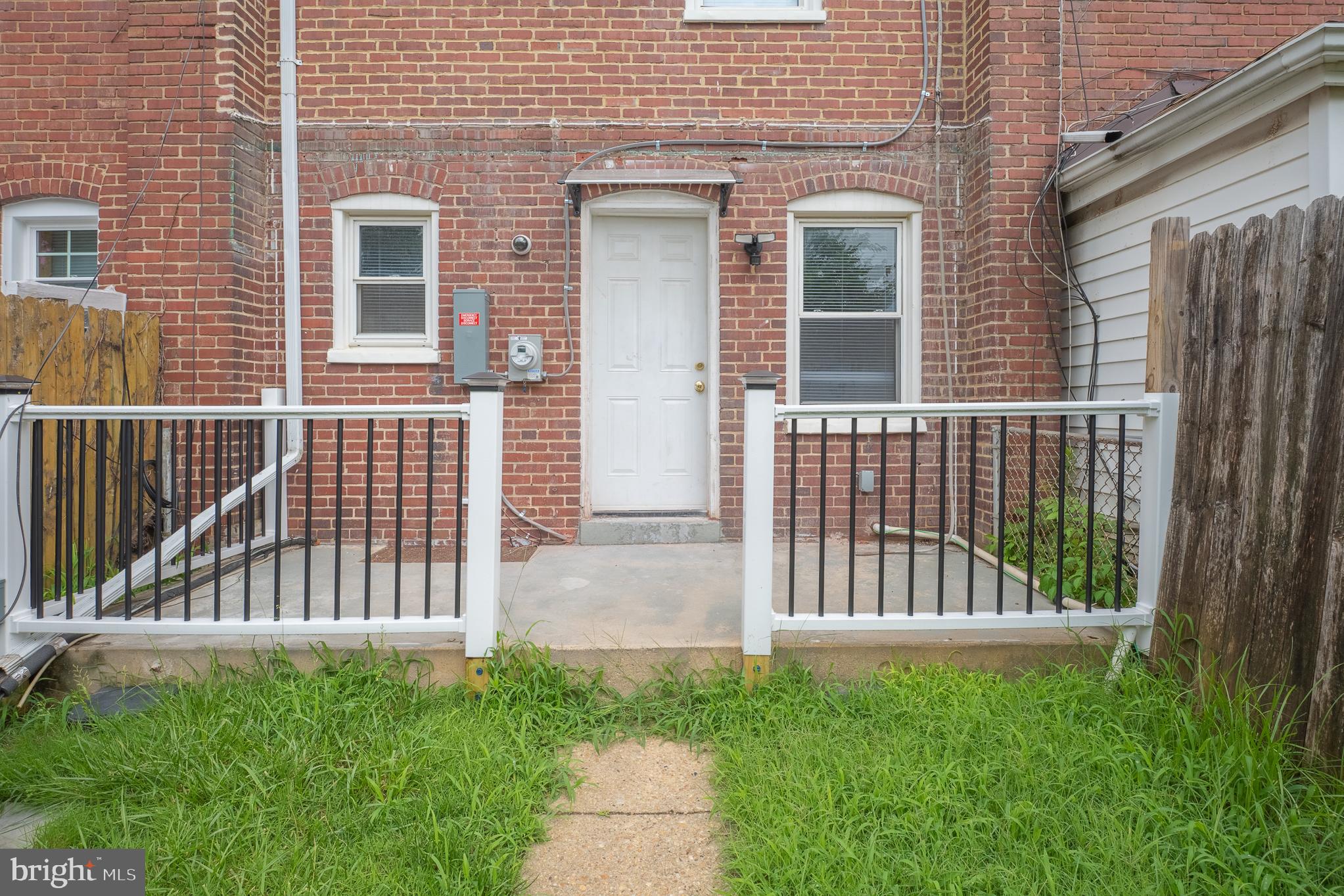 ARUNDEL VILLAGE - Residential Lease