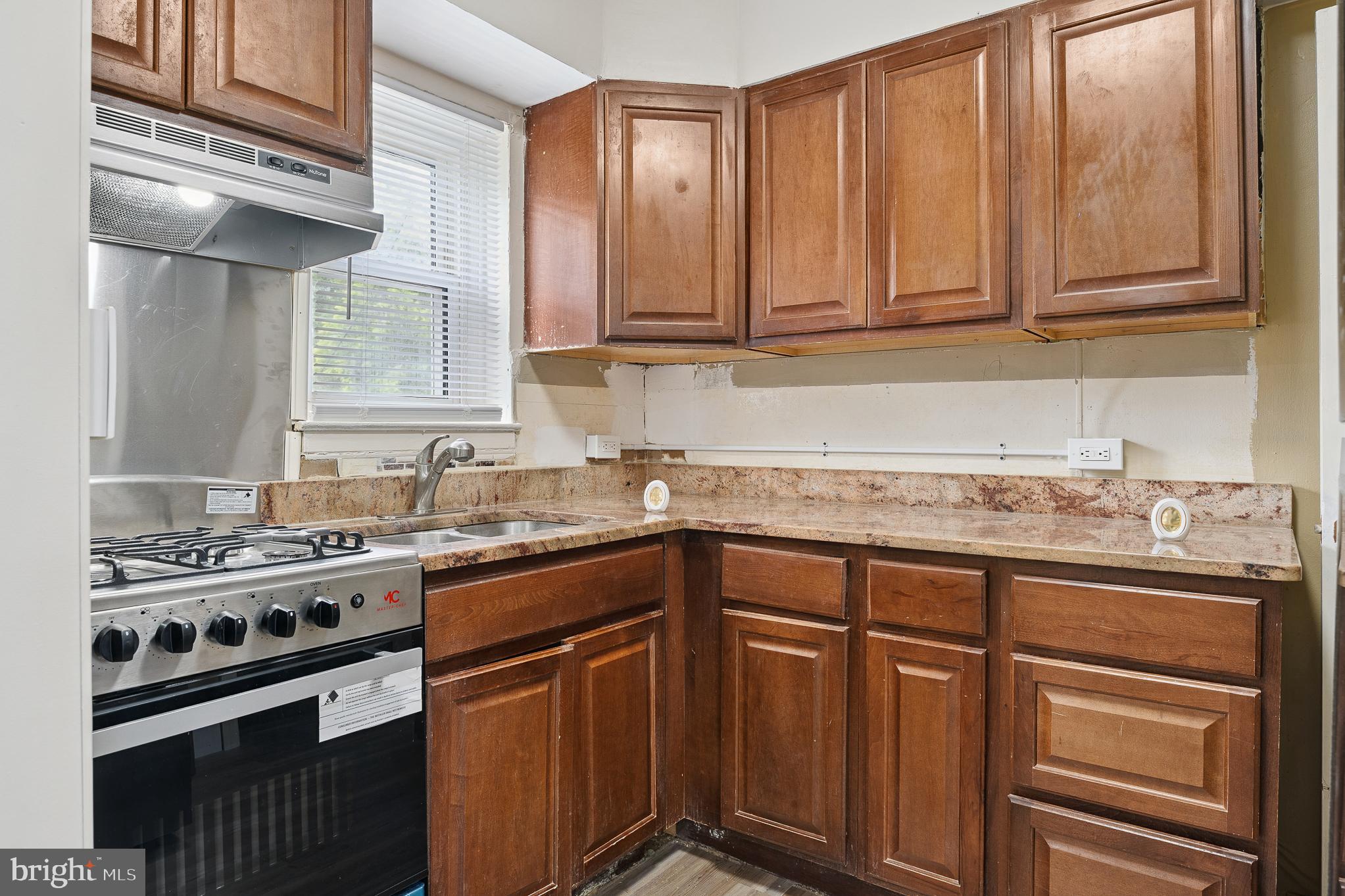 ARUNDEL VILLAGE - Residential Lease