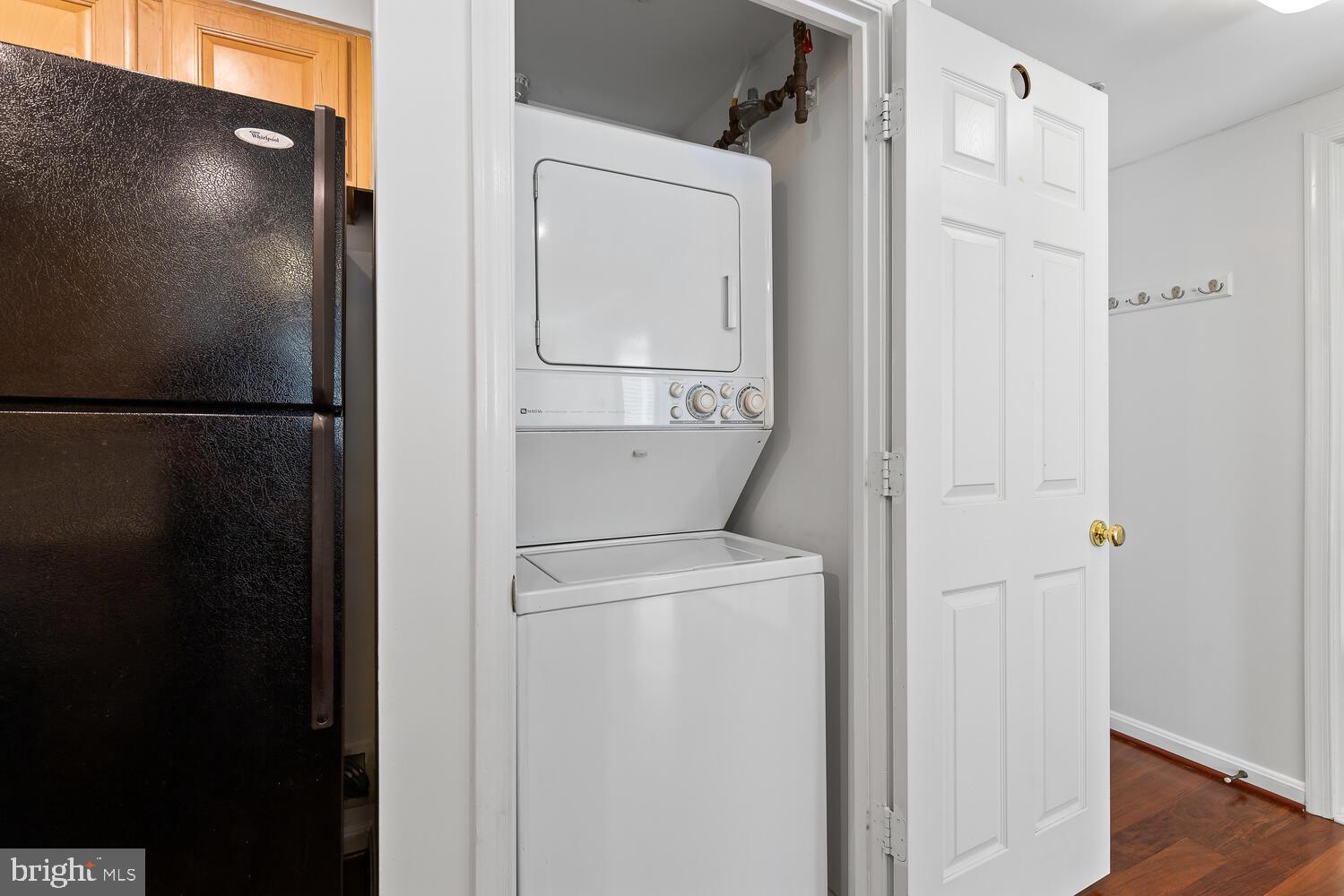 LEXINGTON SQUARE - Residential Lease