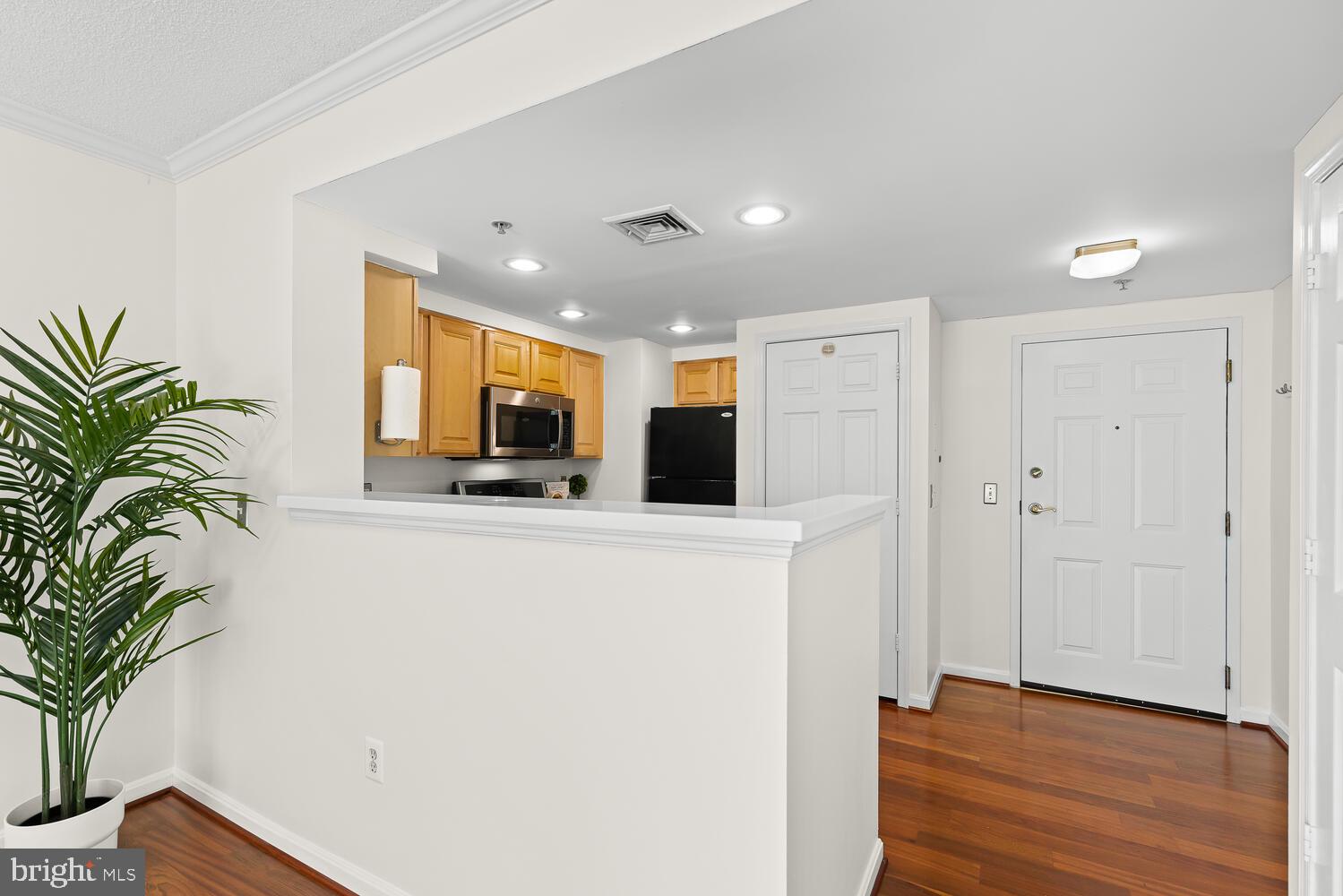 LEXINGTON SQUARE - Residential Lease