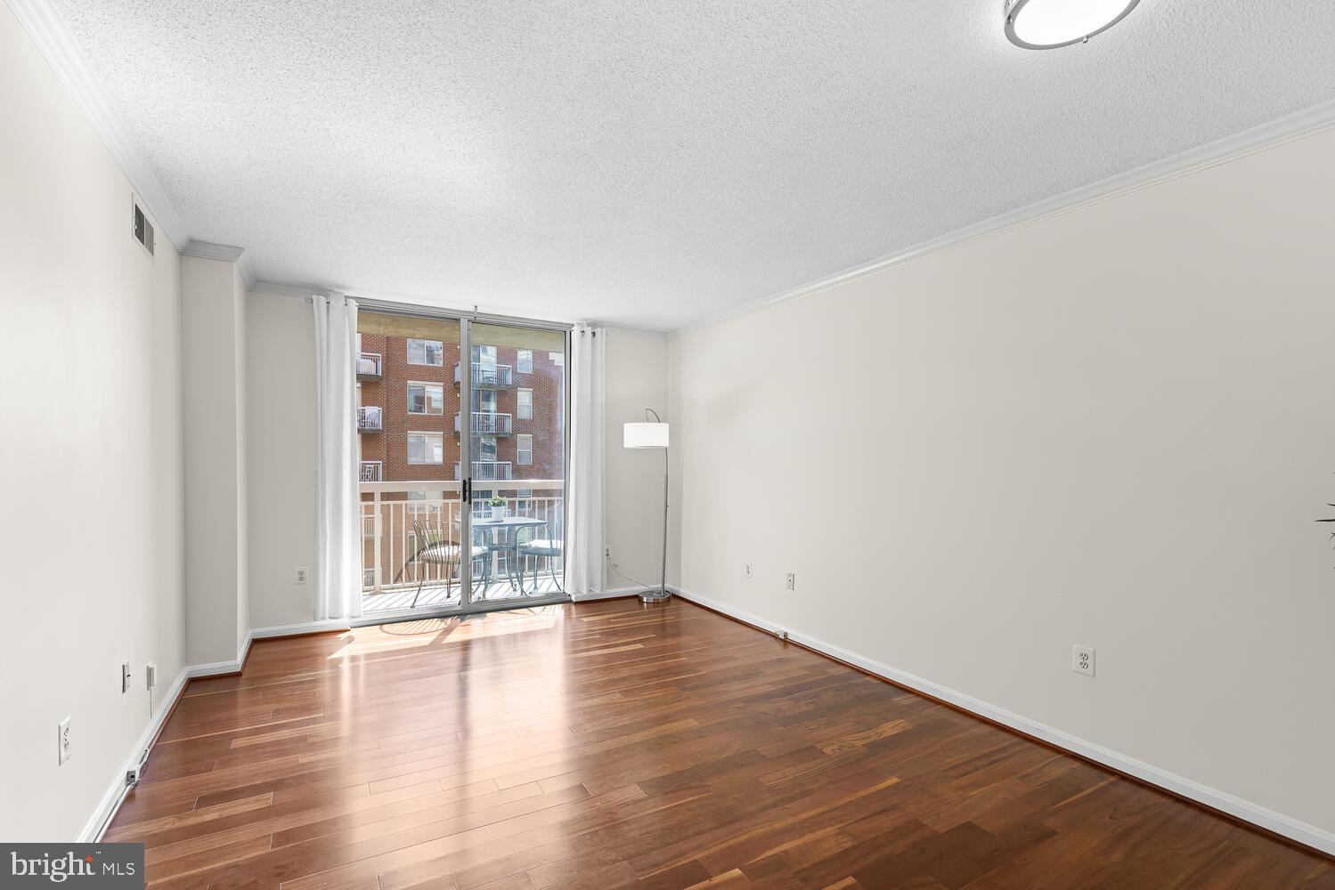 LEXINGTON SQUARE - Residential Lease