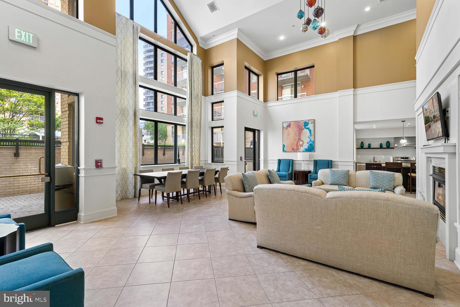 LEXINGTON SQUARE - Residential Lease