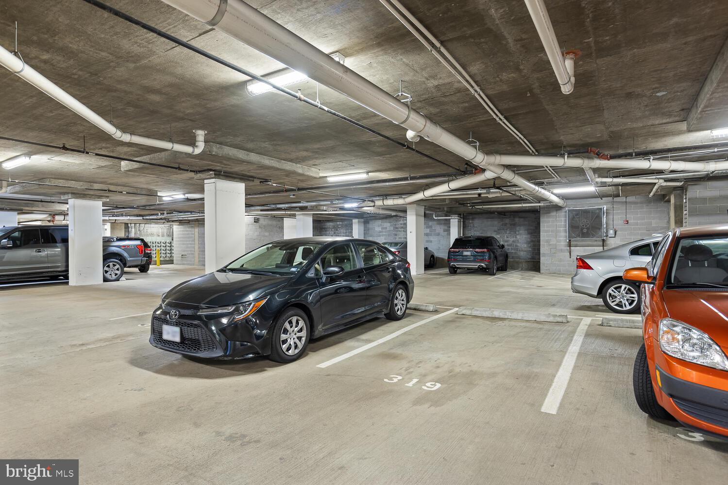 LEXINGTON SQUARE - Residential Lease