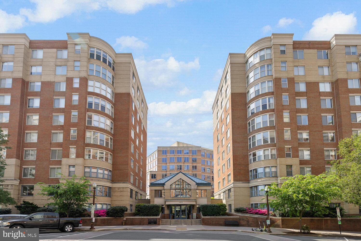 LEXINGTON SQUARE - Residential Lease