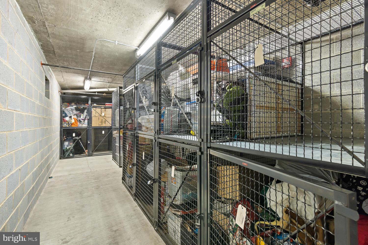 LEXINGTON SQUARE - Residential Lease