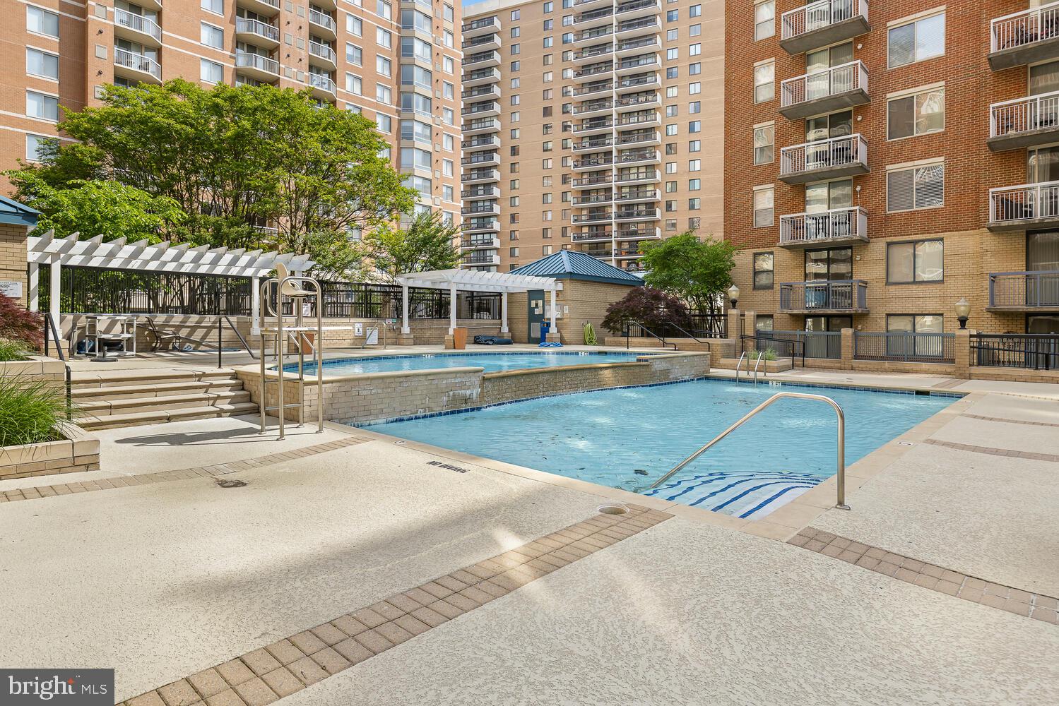 LEXINGTON SQUARE - Residential Lease