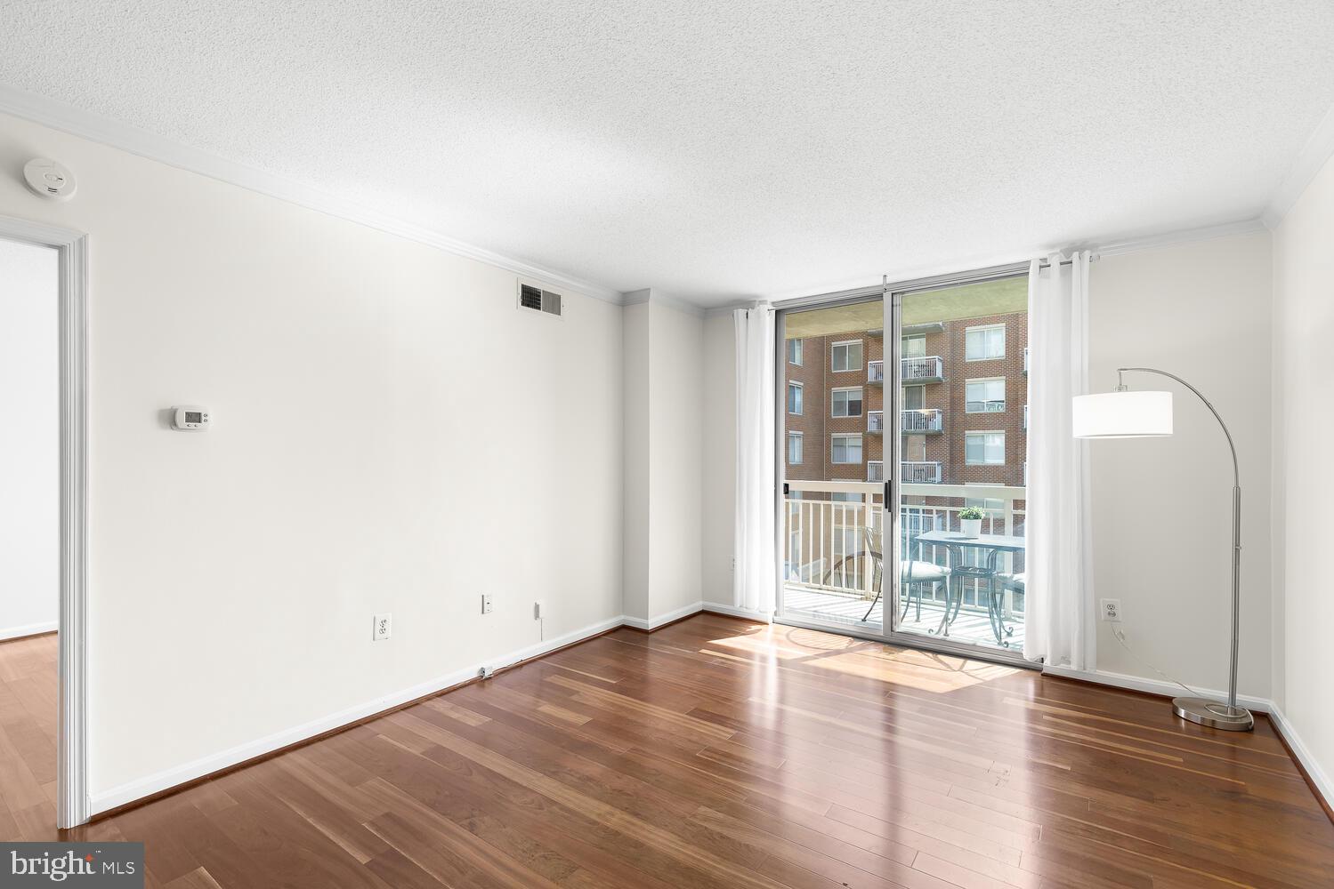 LEXINGTON SQUARE - Residential Lease