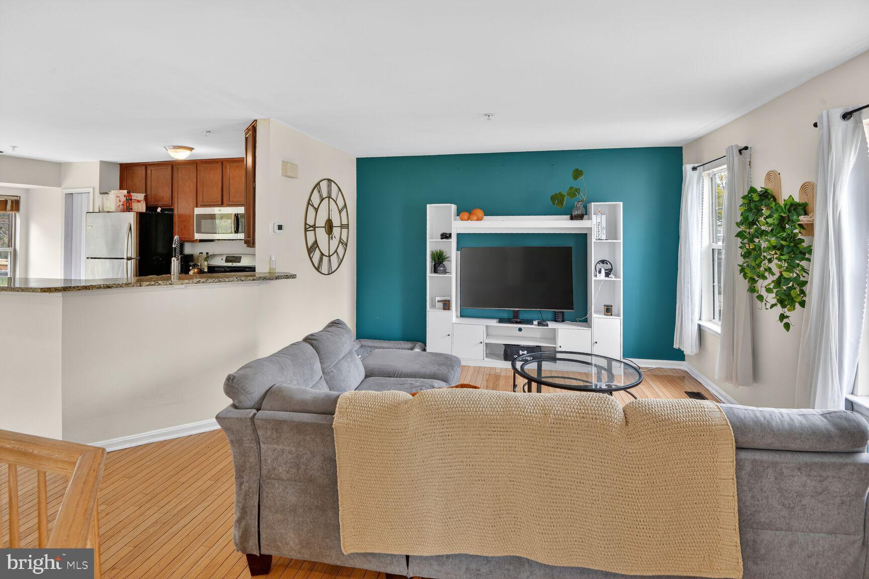 KINGS GRANT - Residential