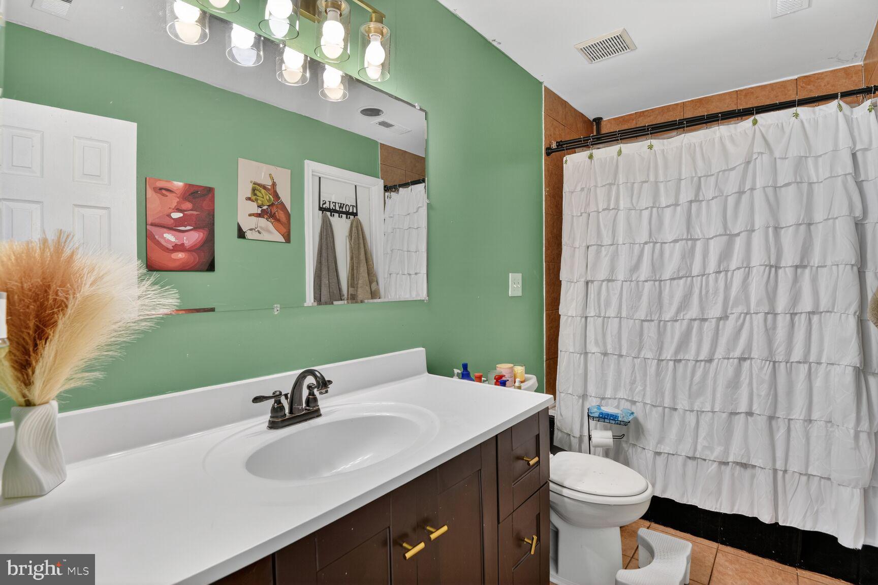 KINGS GRANT - Residential